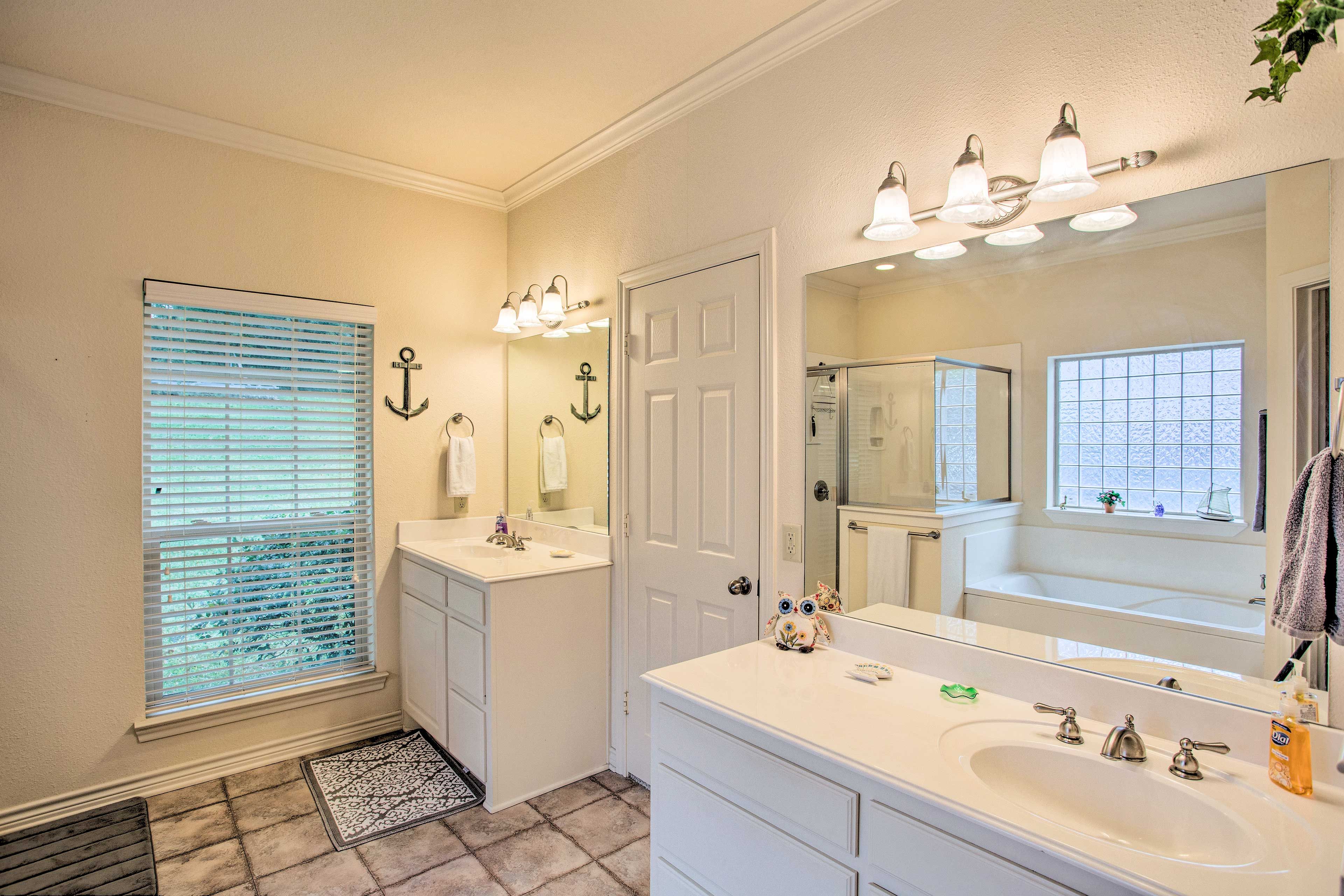 Master Bathroom | Toiletries Provided