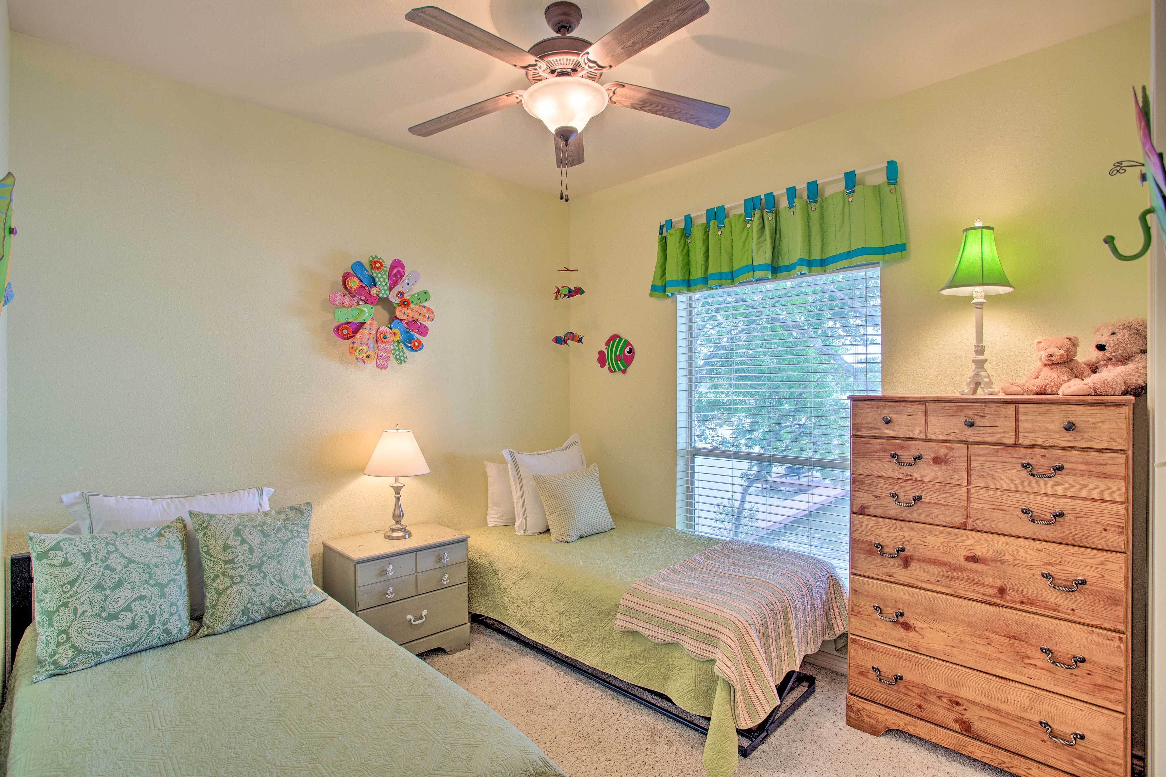 Bedroom 3 | 2 Twin Beds | Linens Provided