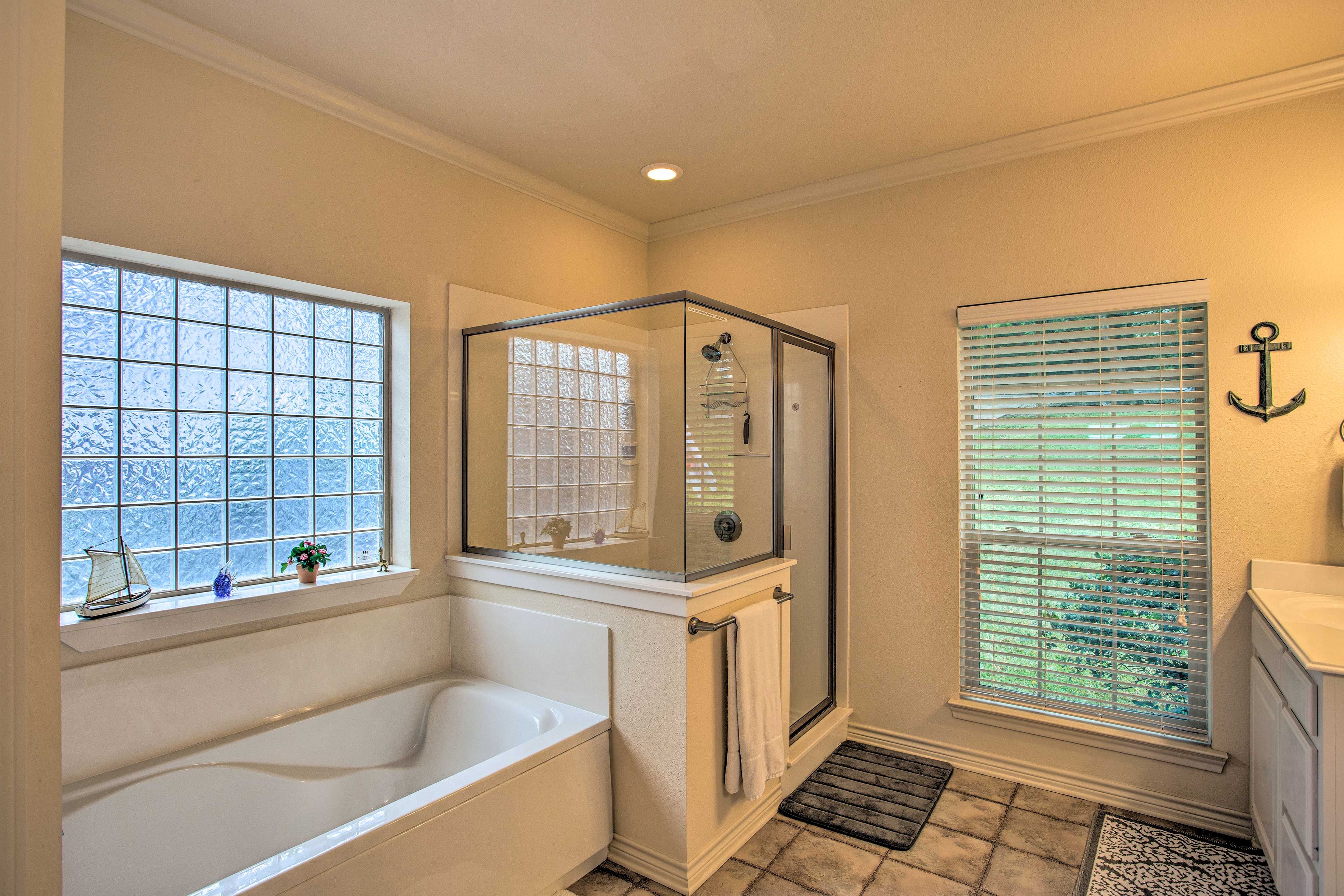 Master Bathroom | Walk-In Shower & Soaking Tub | Towels Provided
