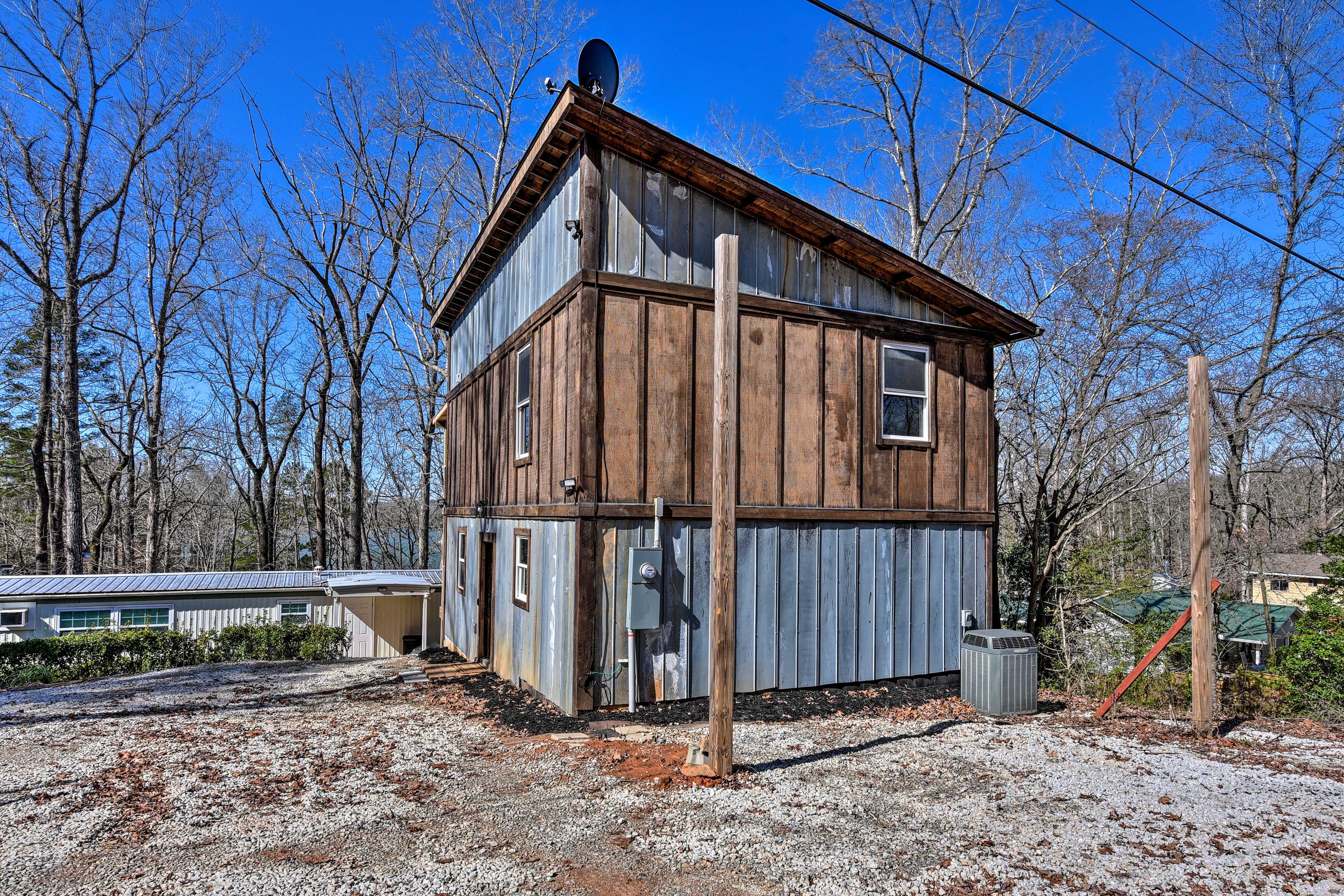 Parking | Driveway (6 Vehicles) | Street Parking | RV/Trailer Parking Available