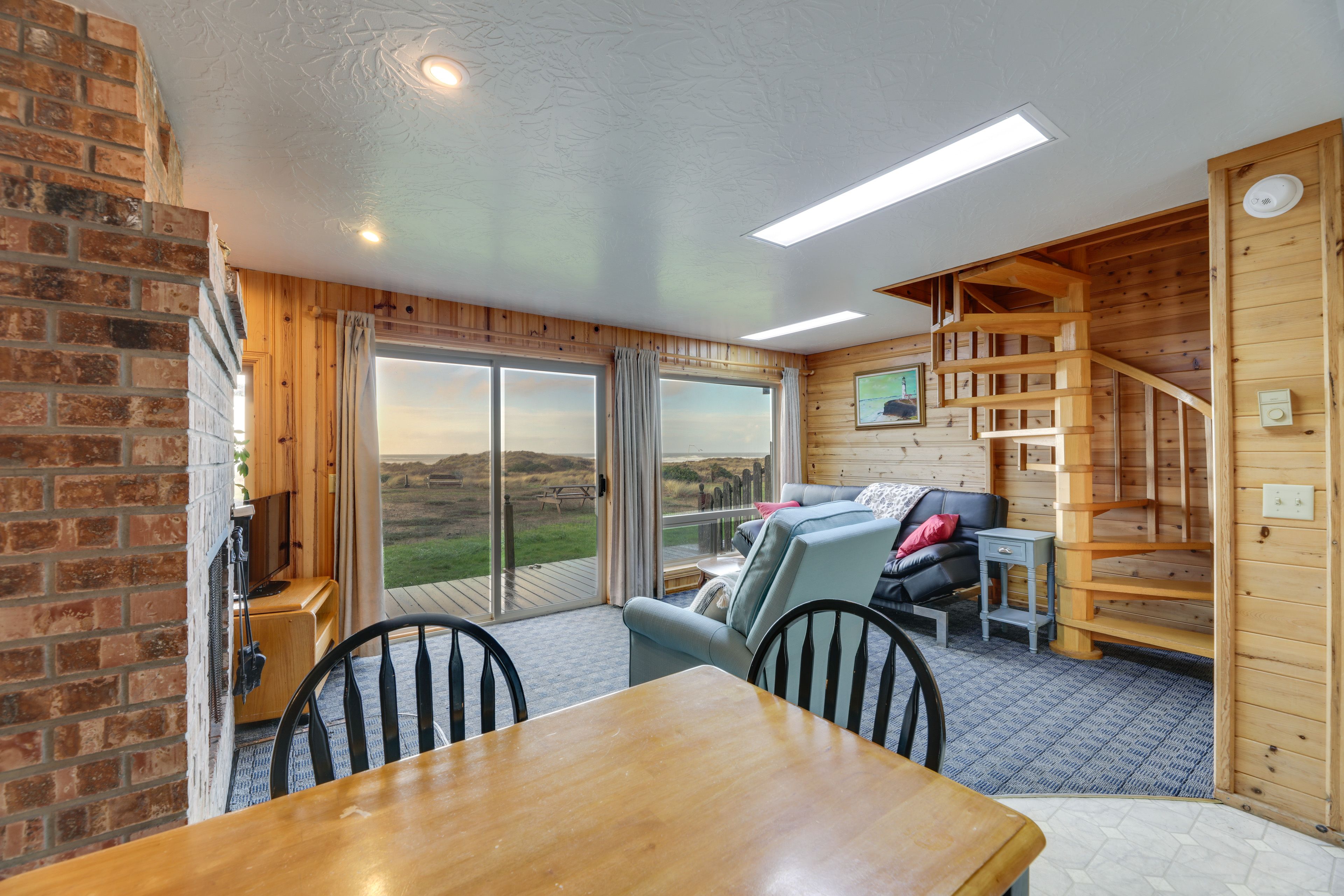 Living Room | Dining Area