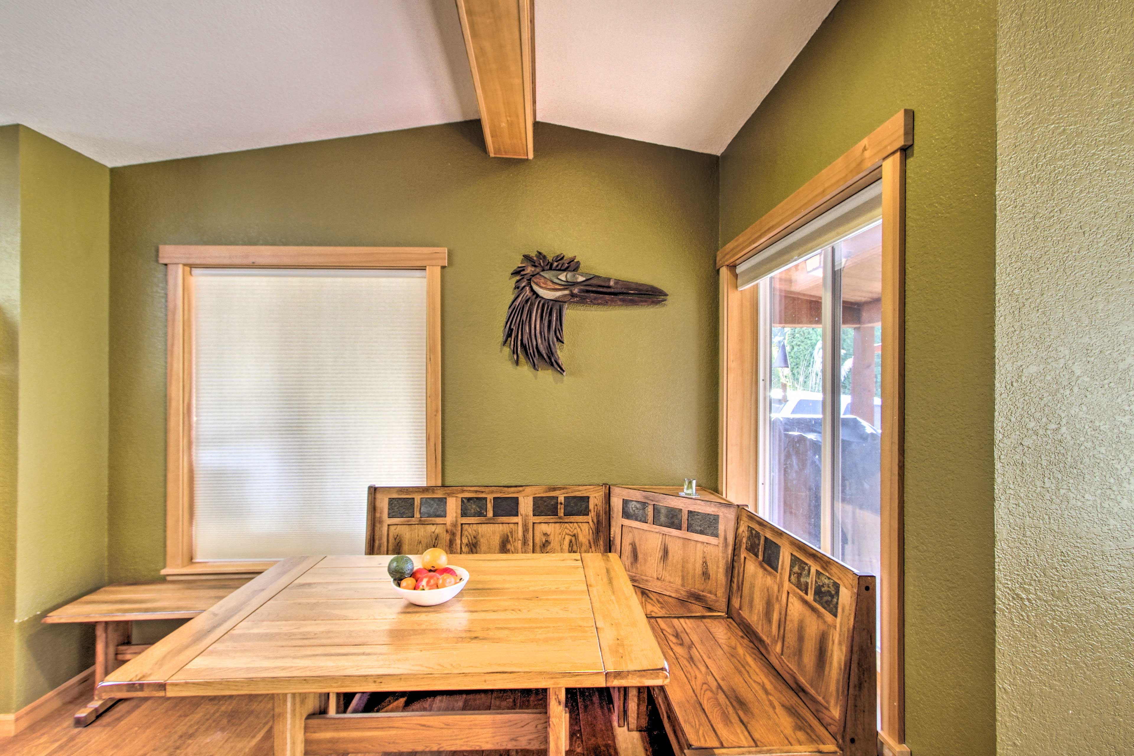 Dining Table | Dishware & Flatware Provided
