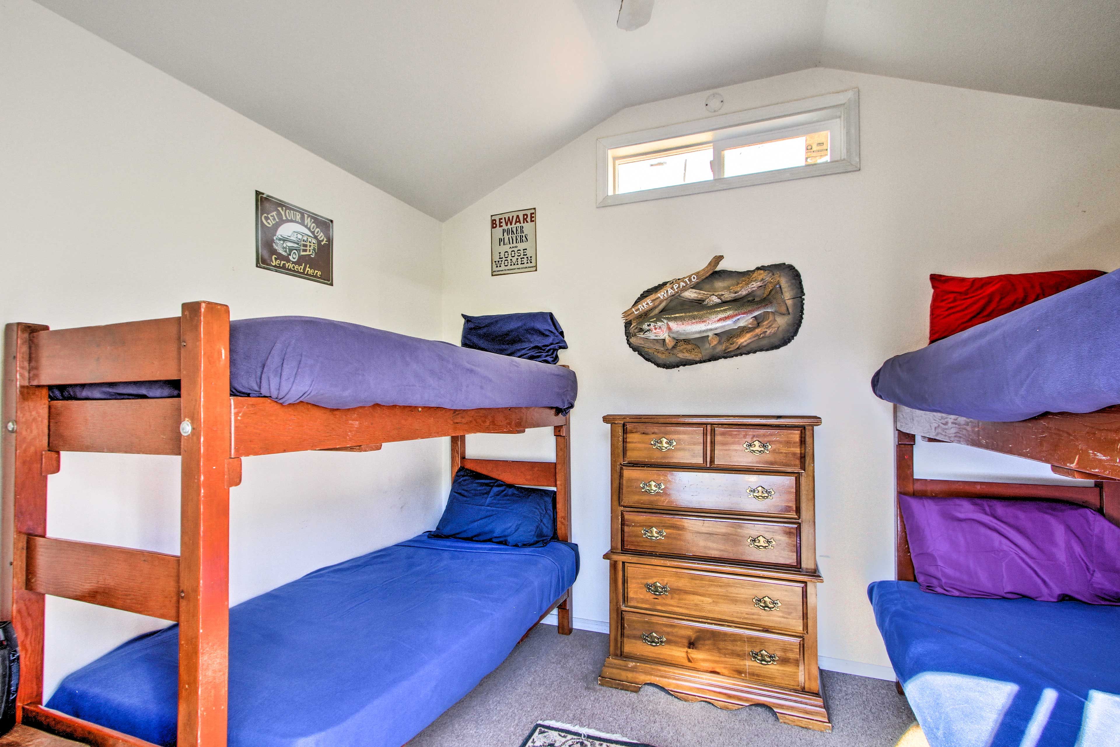 Bedroom 3 (Separate Bunkhouse) | Queen Bed