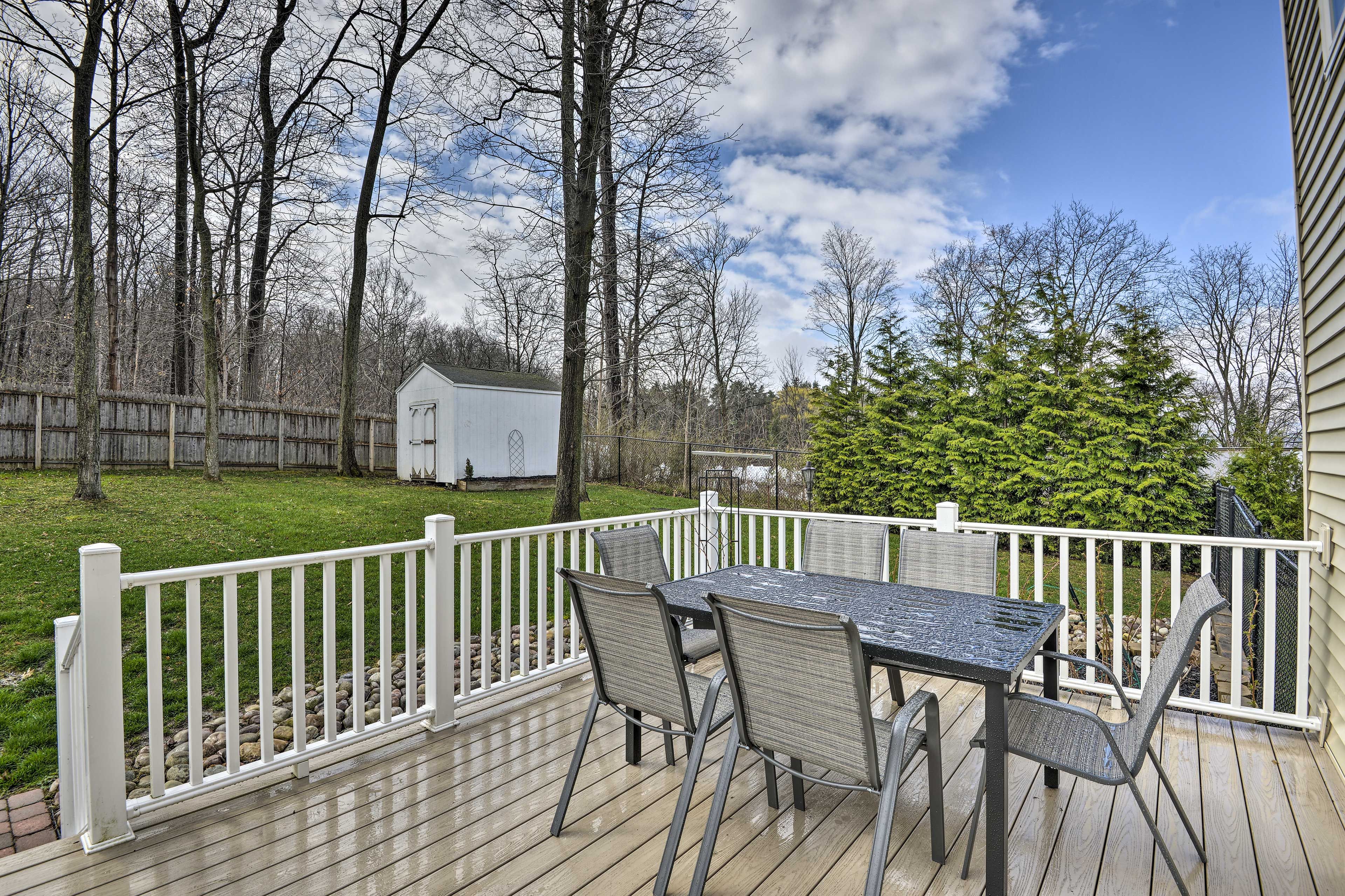 Deck | Outdoor Dining