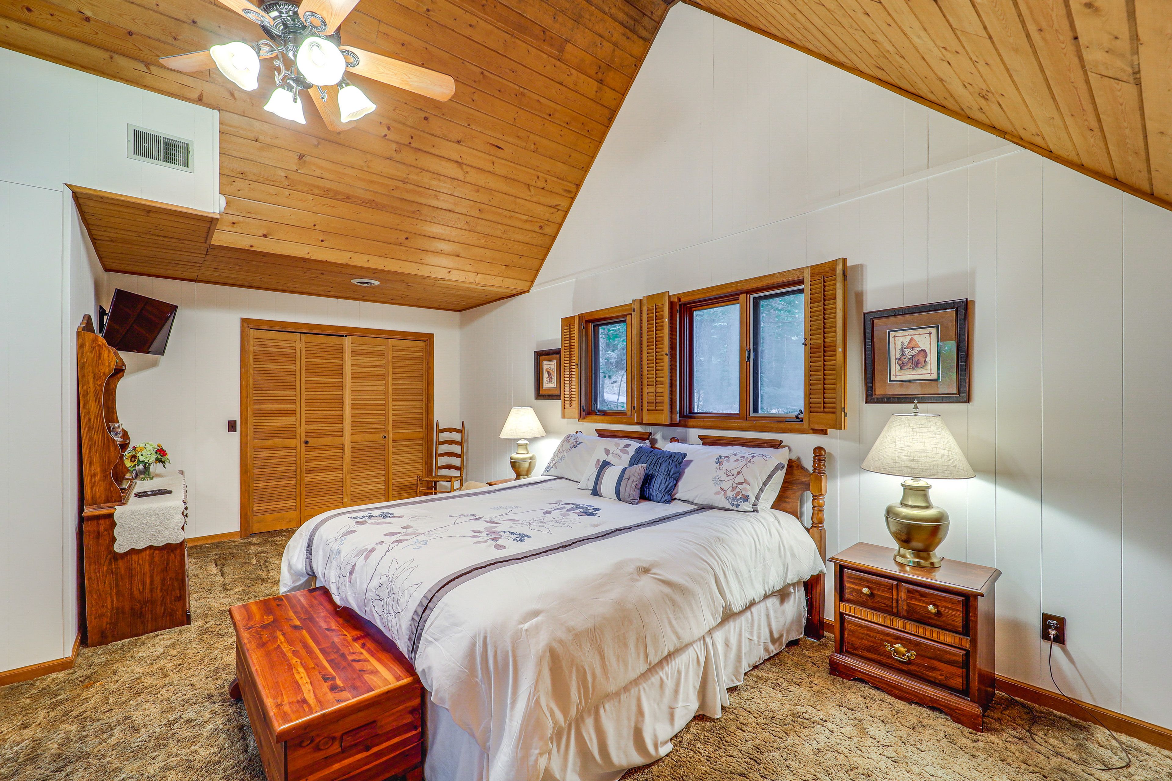 Bedroom 1 | King Bed | Linens Provided | Upper Level