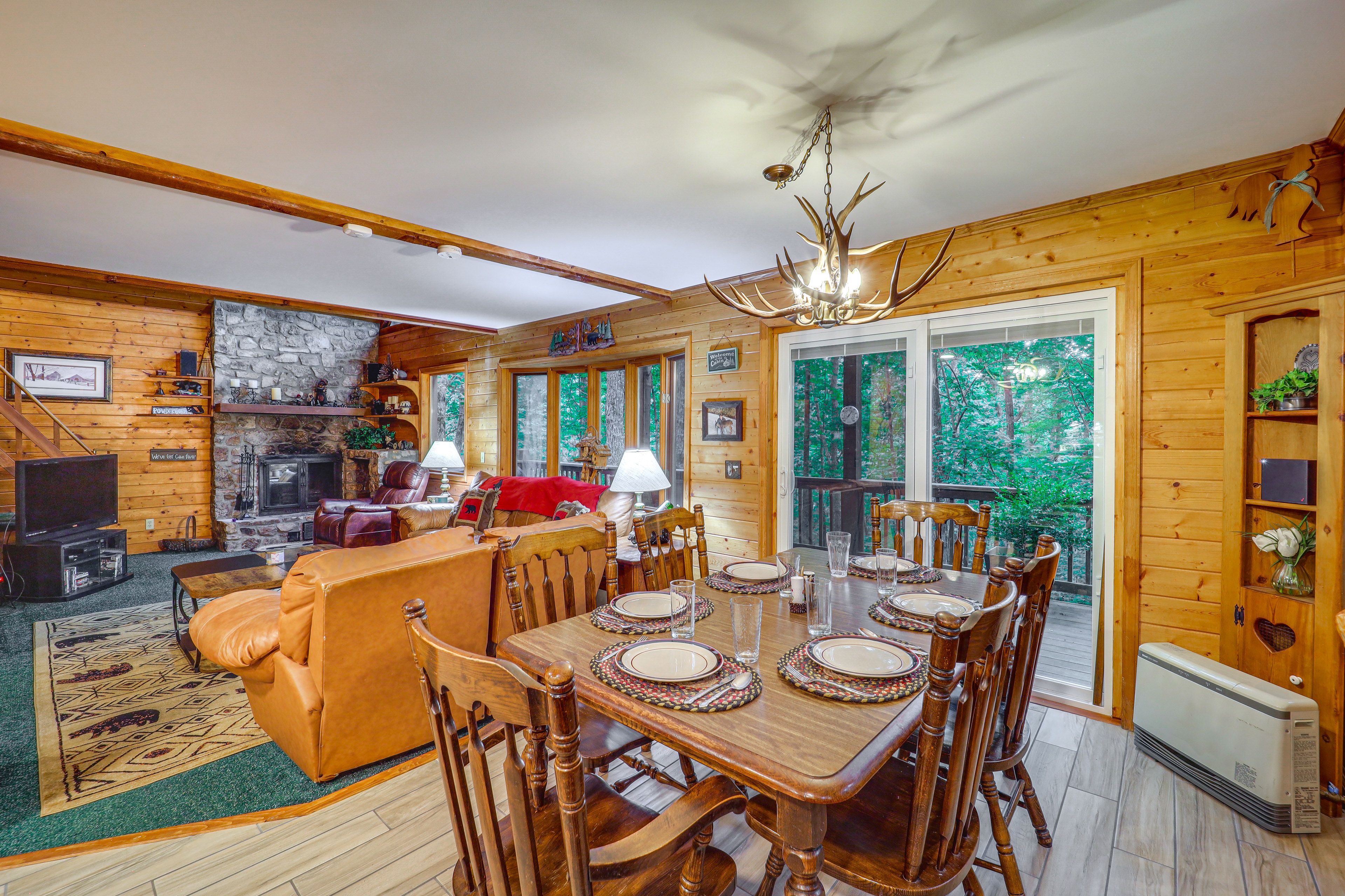 Dining Area | Dishware/Flatware Provided | Main Level