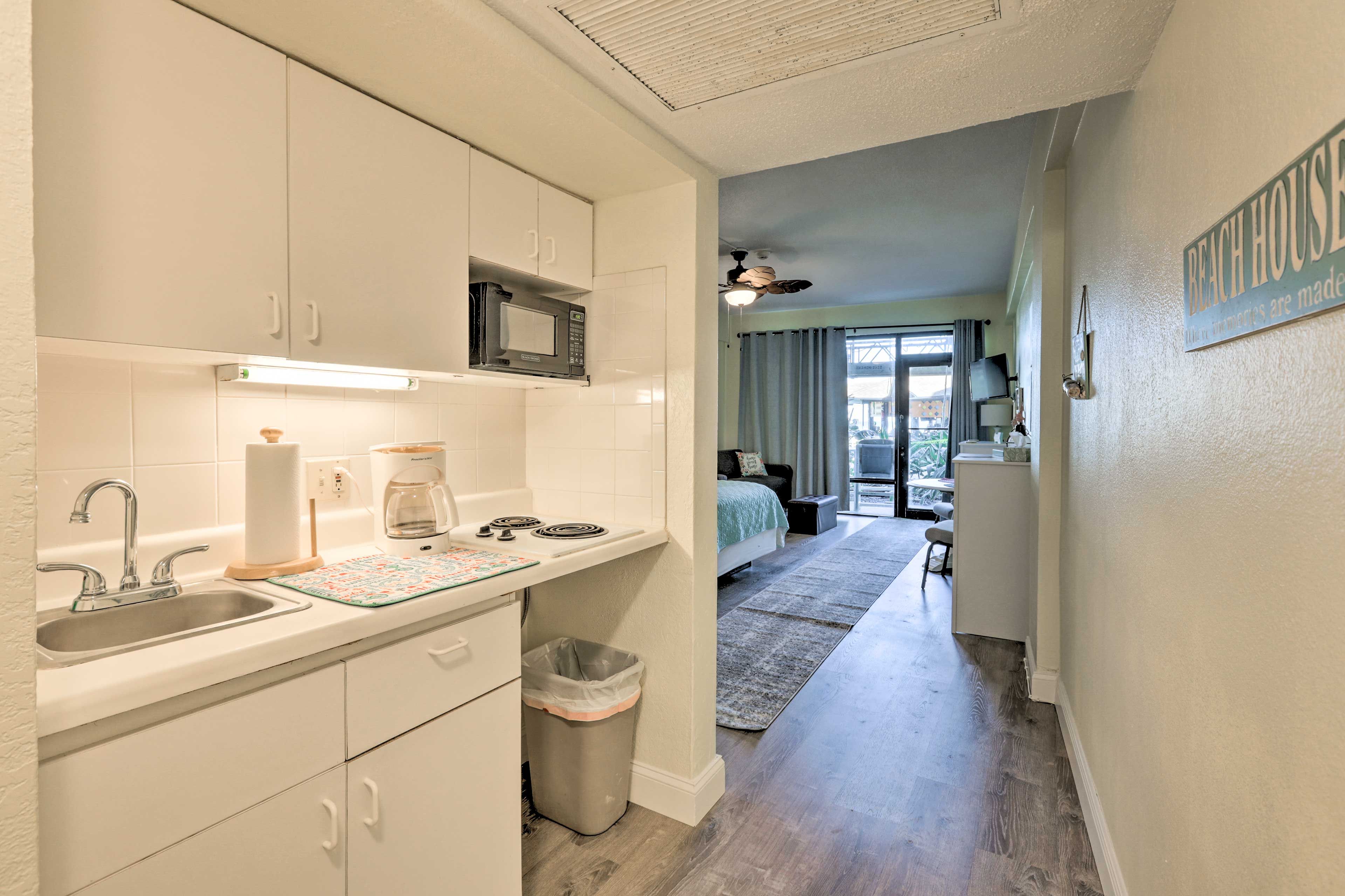 Kitchenette | Well-Equipped | Coffee Maker | Microwave