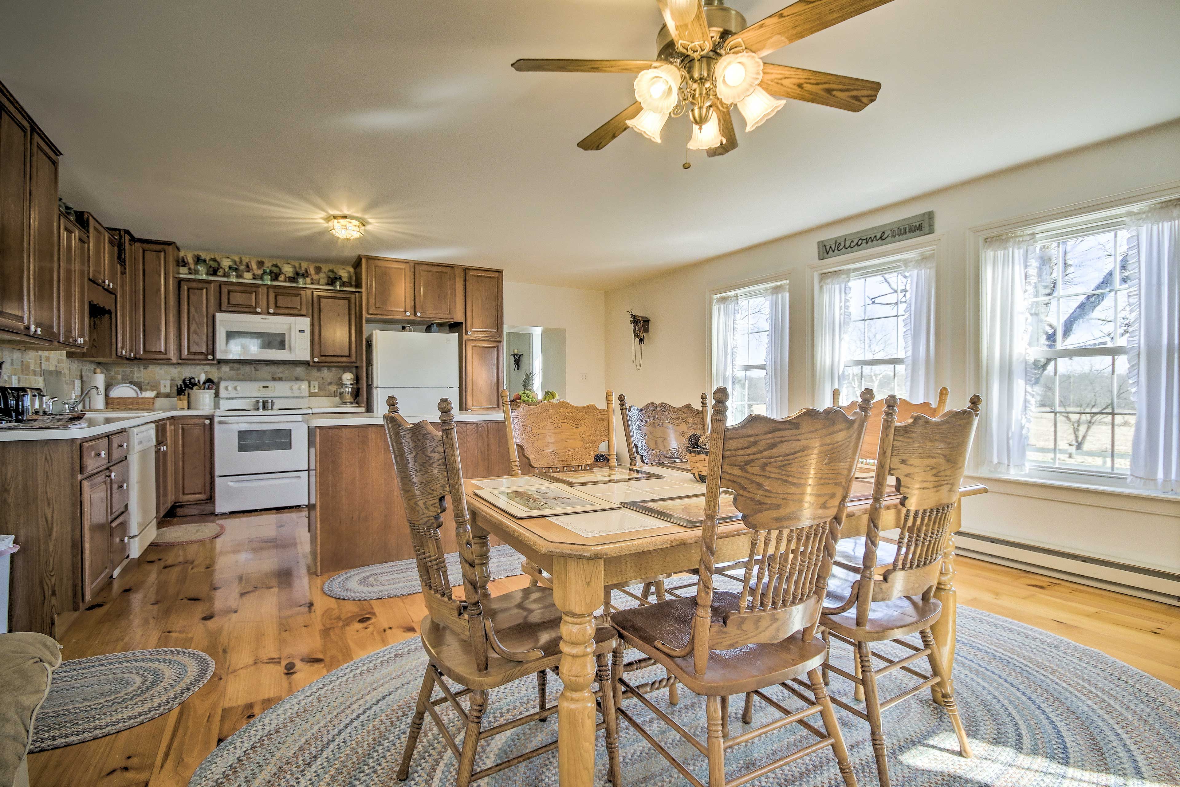 Dining Table | Dishware & Flatware Provided