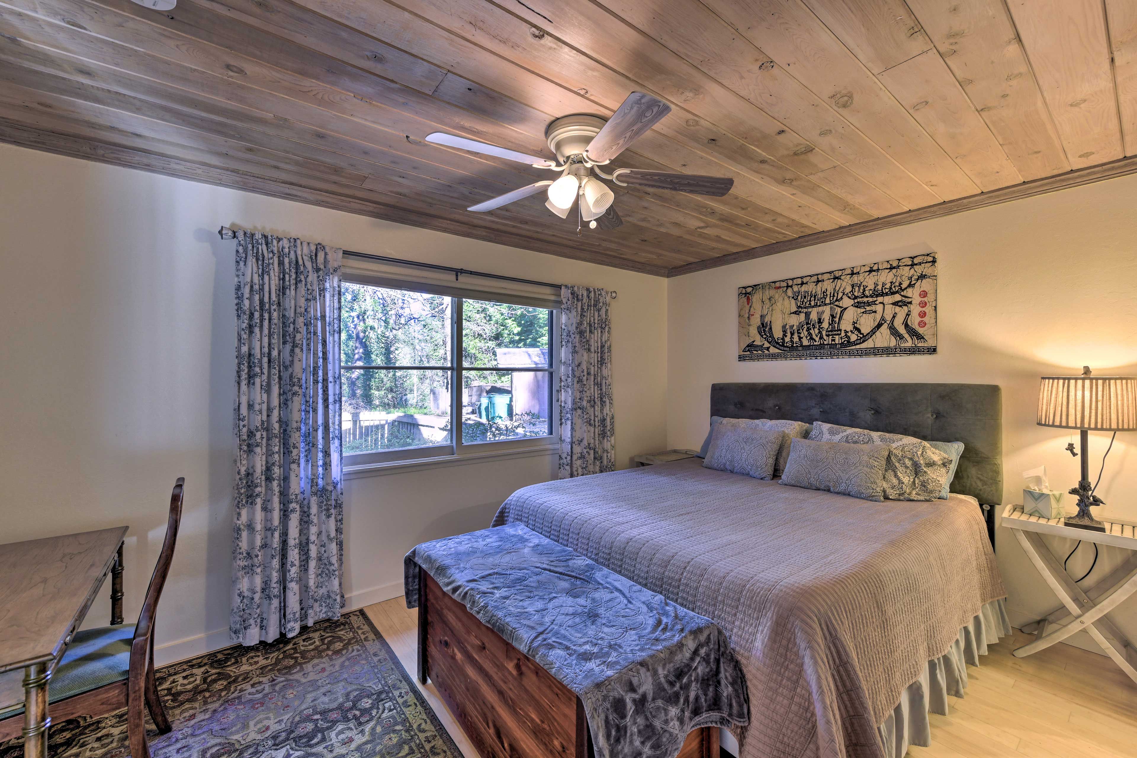 Bedroom | King Bed