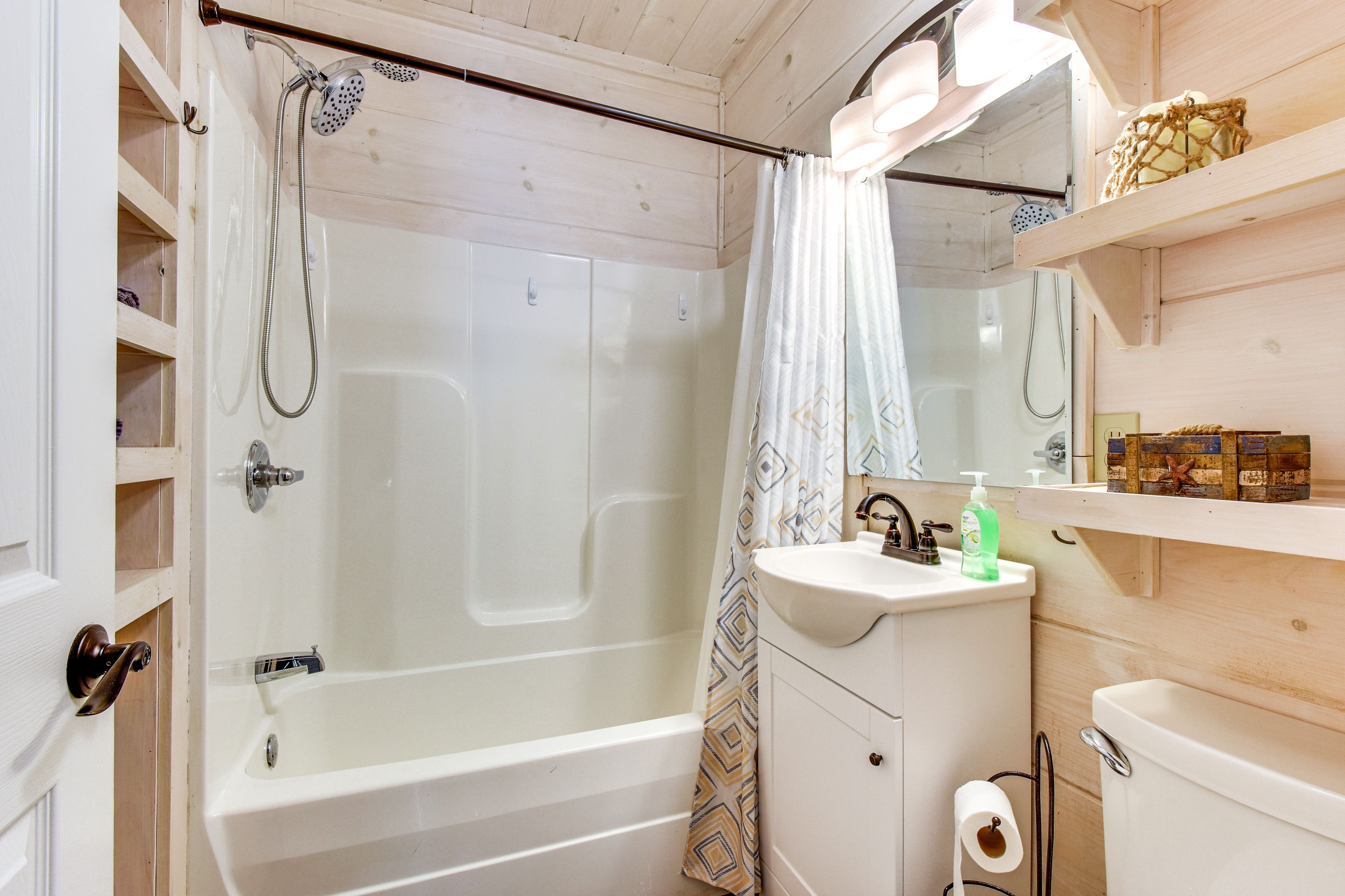 Full Bathroom