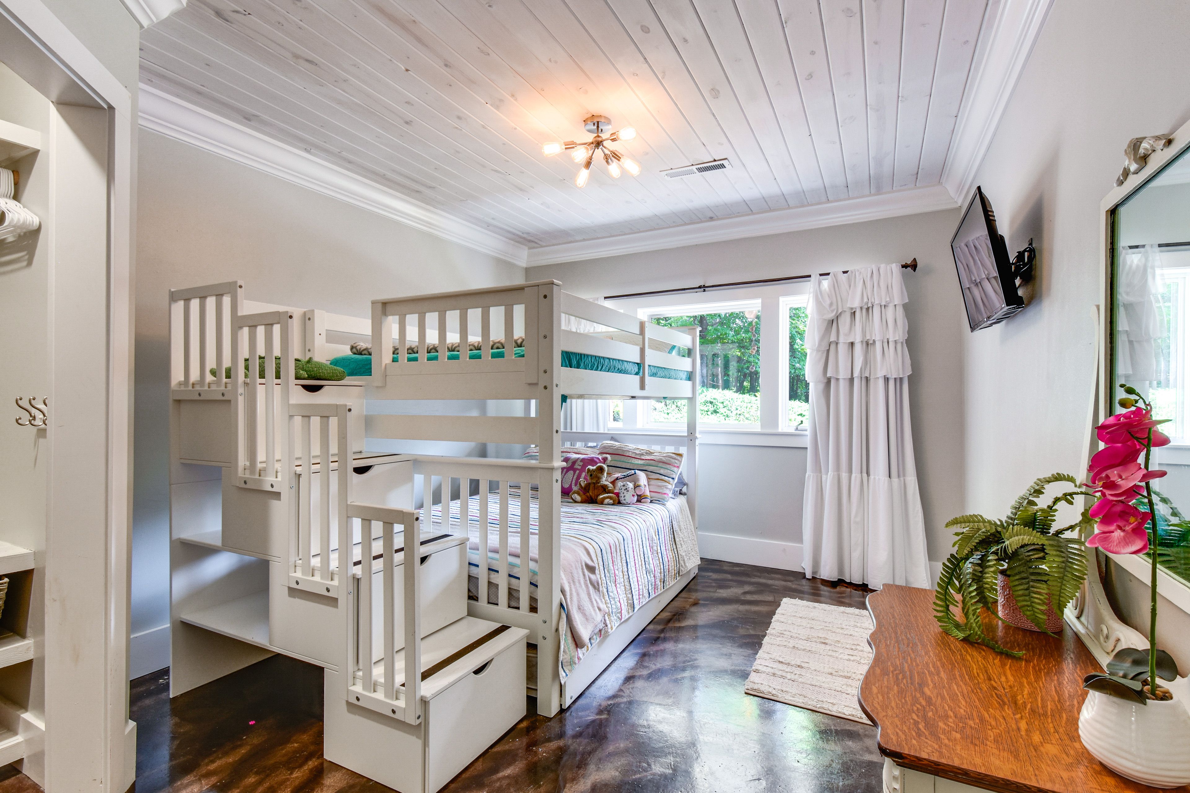 Bedroom 4 | Queen Bunk Bed w/ Queen Trundle