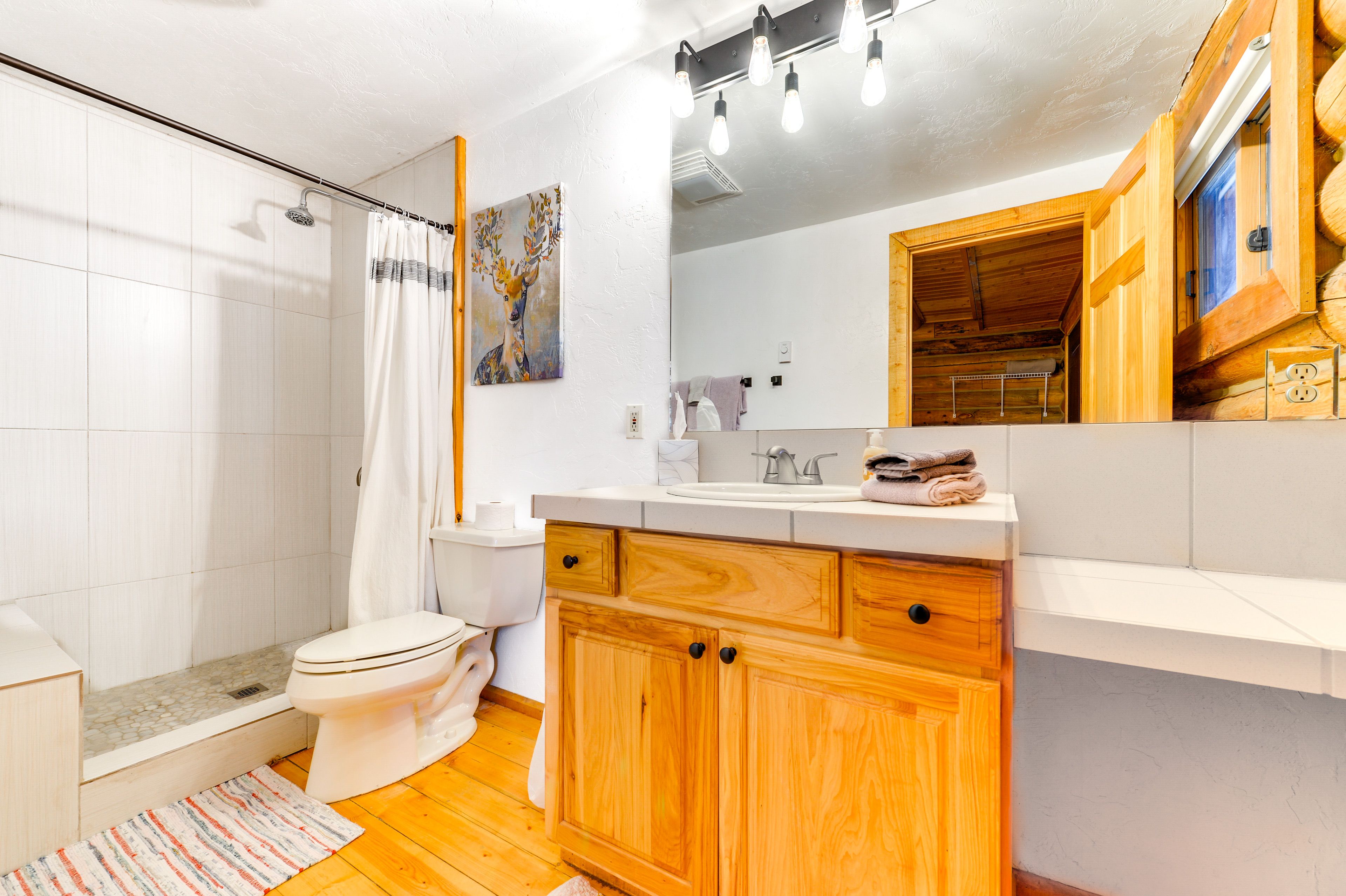 Bathroom | 1st Floor