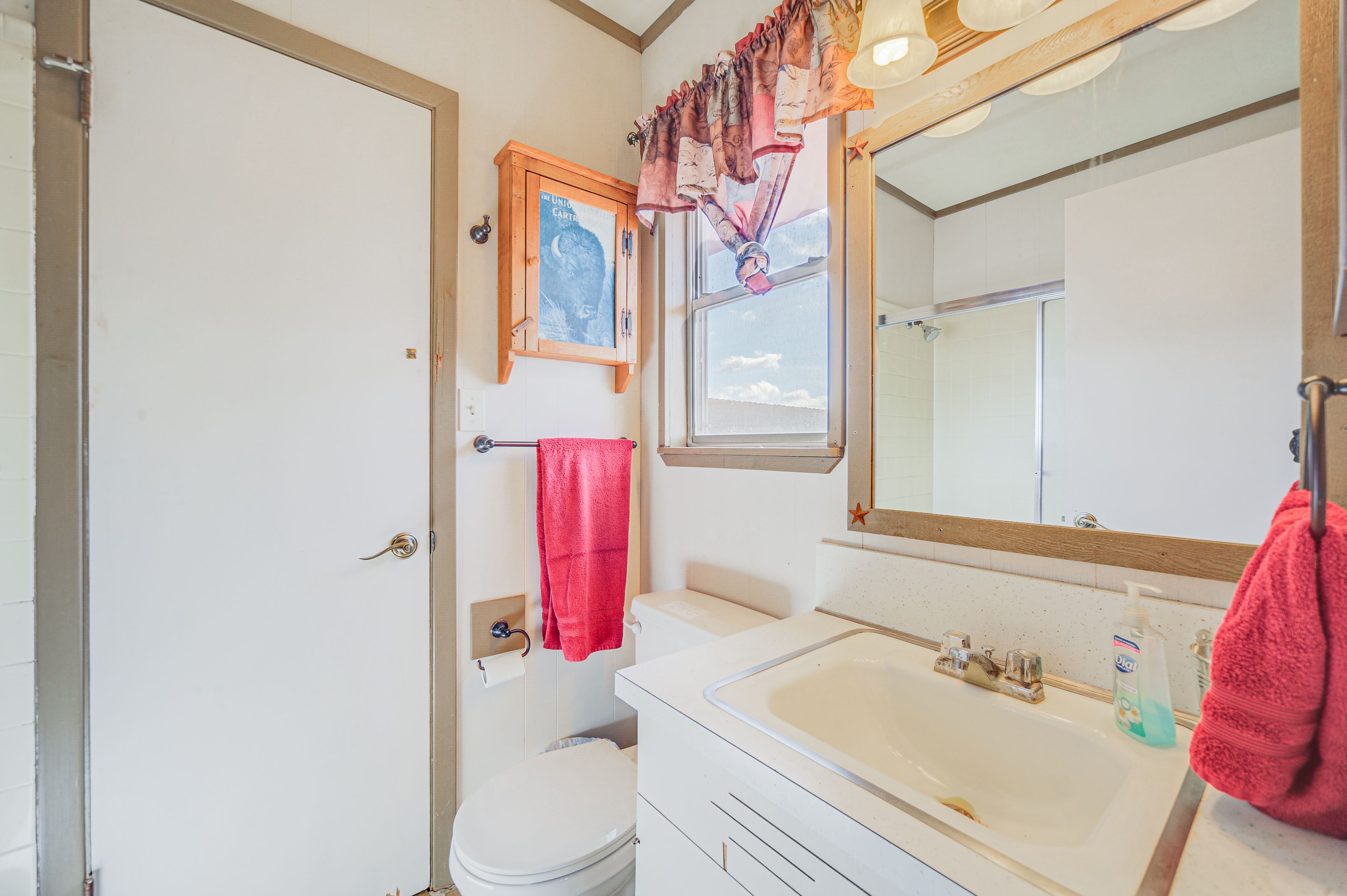 Full Bathroom | Shower/Tub Combo