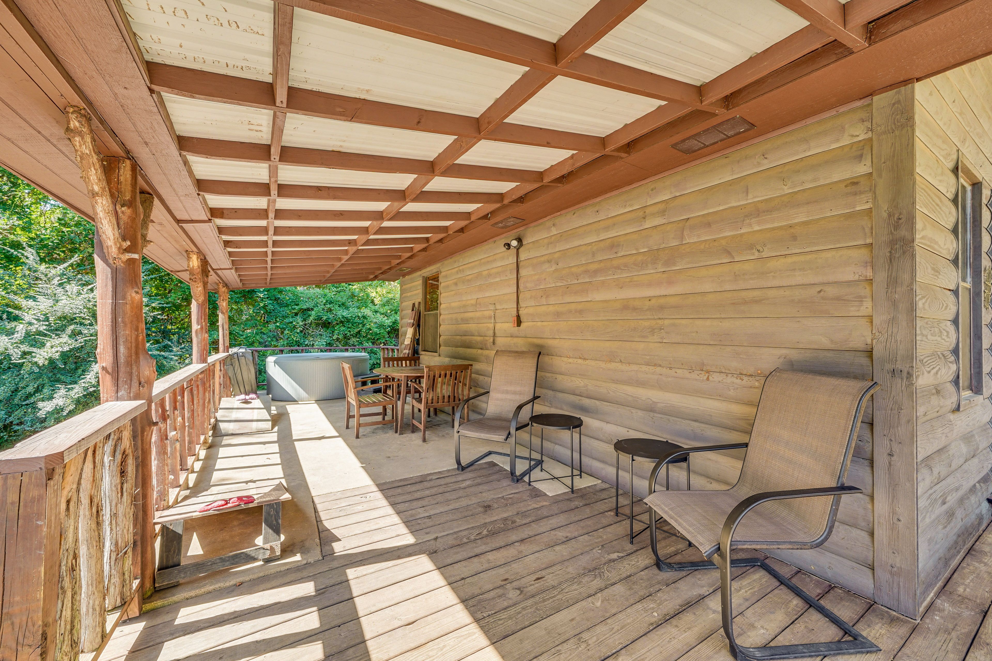 Deck | Cornhole