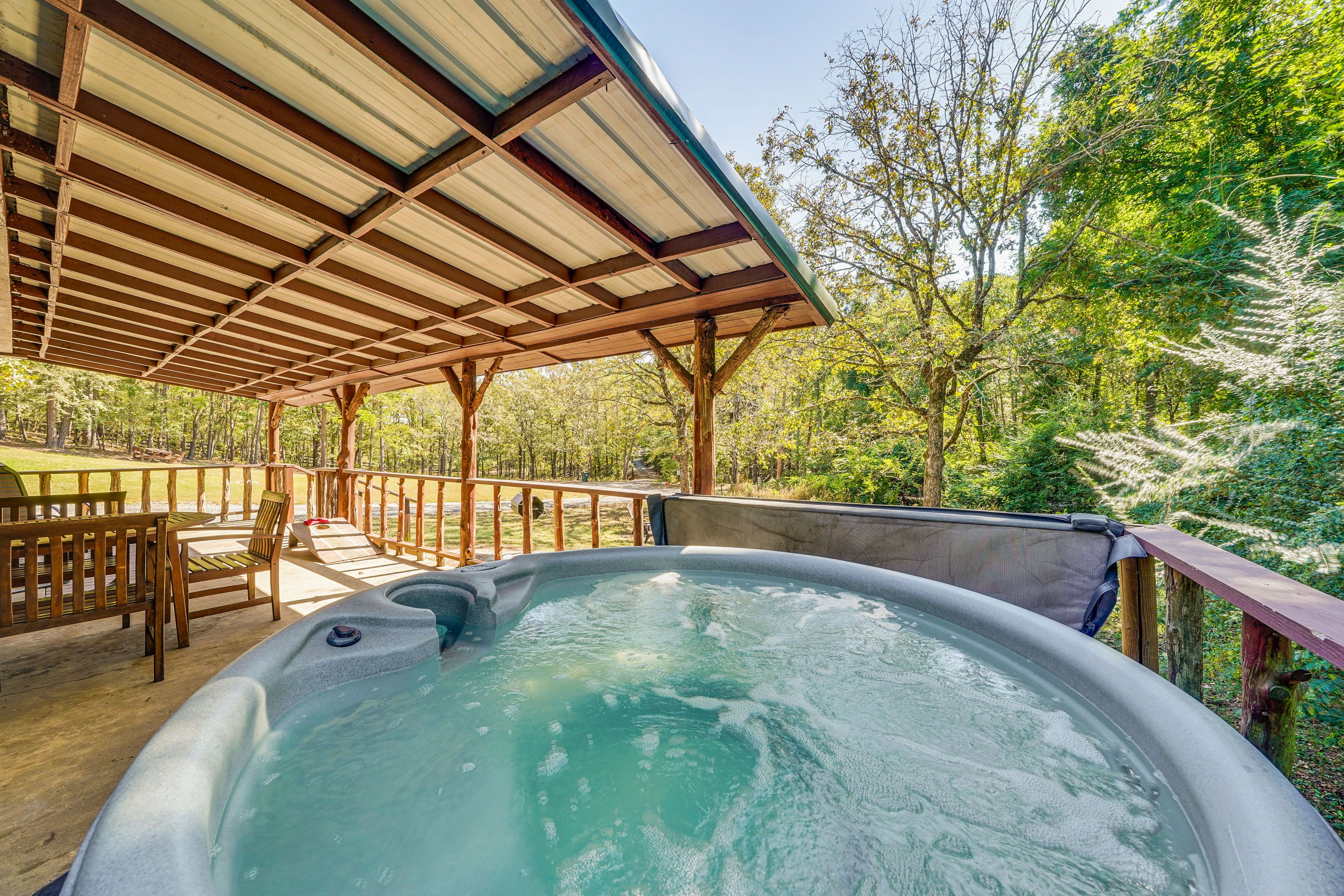 Broken Bow Vacation Rental | 1BR | 1BA | 450 Sq Ft | 3 Steps Required