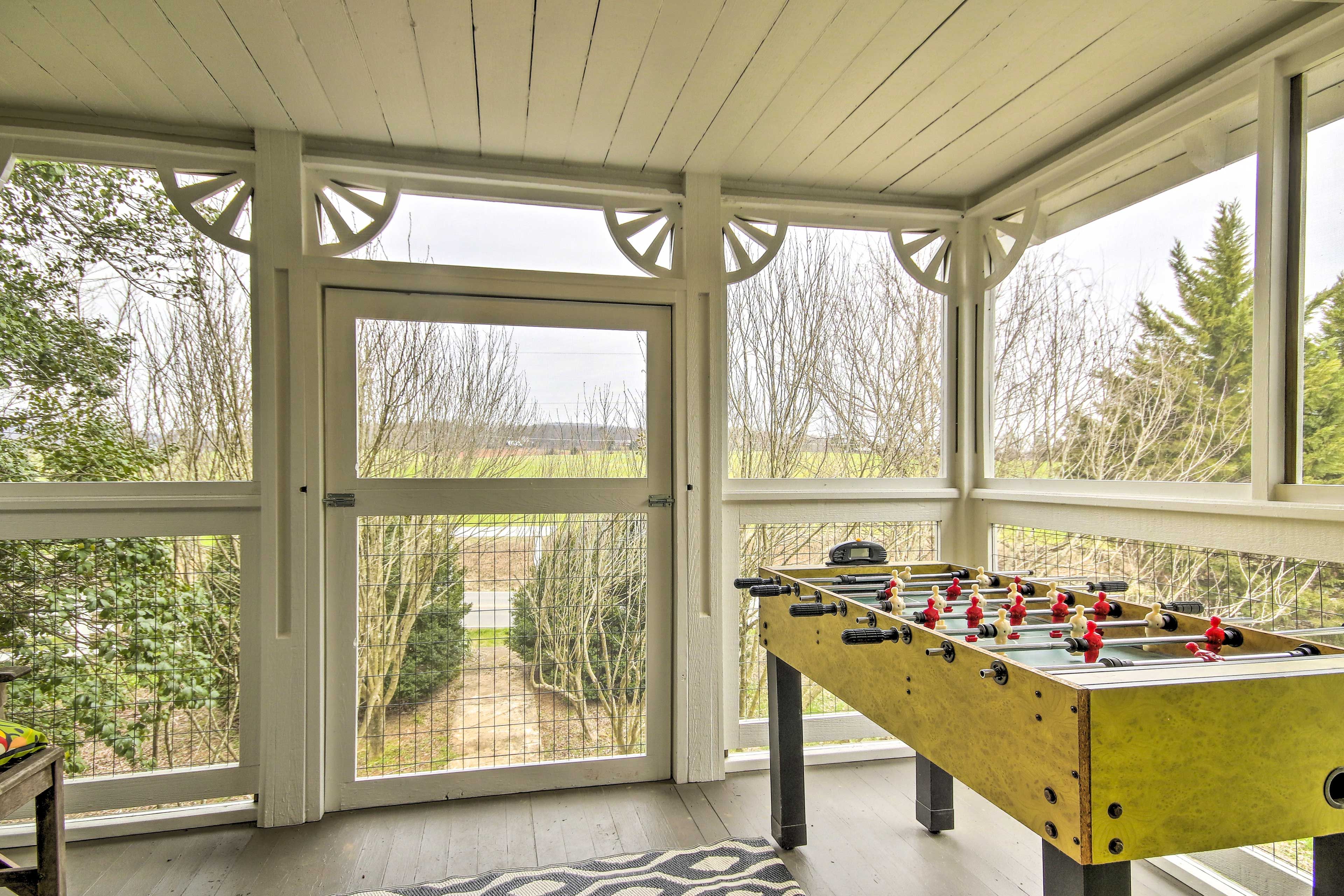 Screened Deck | Foosball Table
