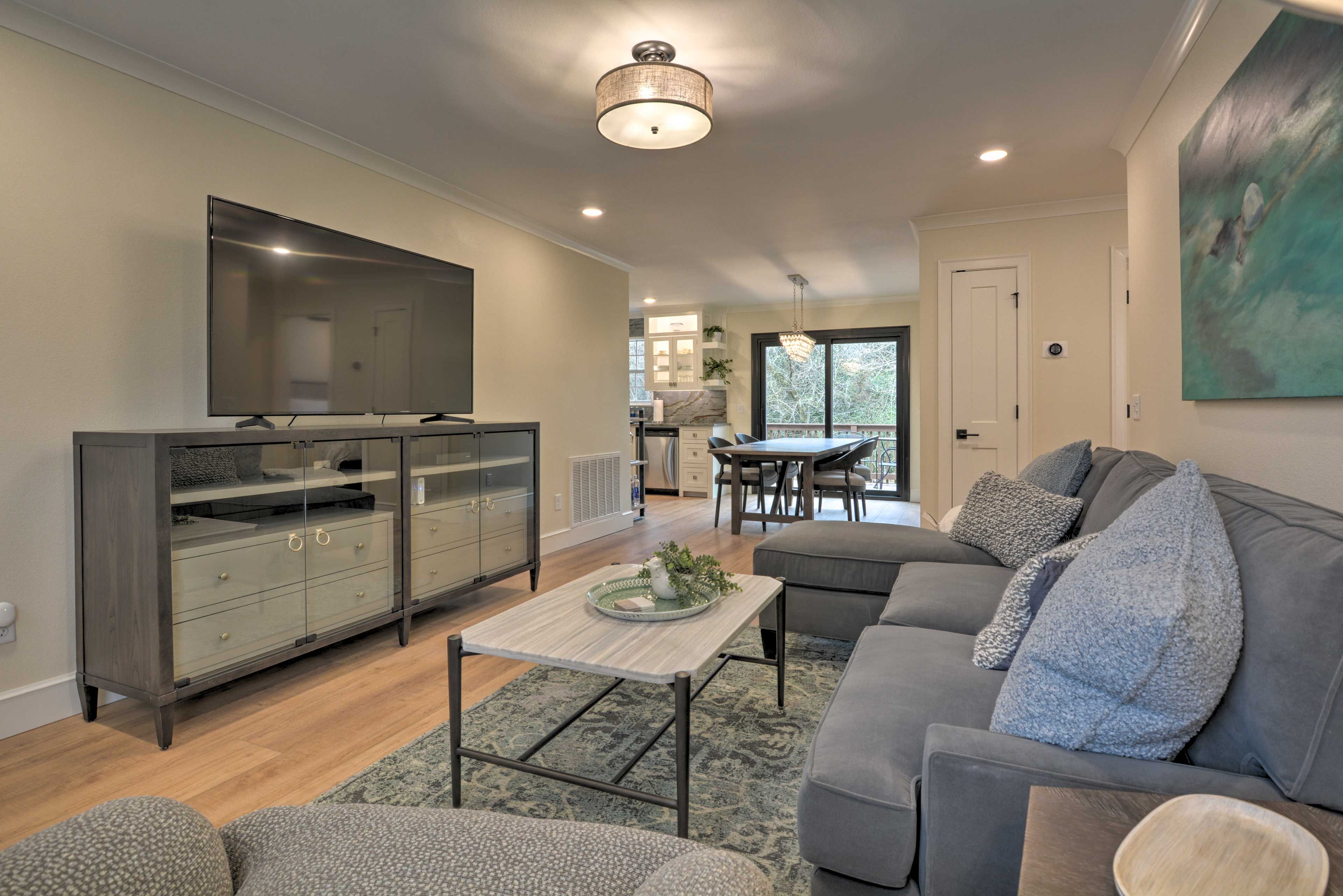 Bentonville Vacation Rental | 2BR | 1BA | Stairs Required | 800 Sq Ft