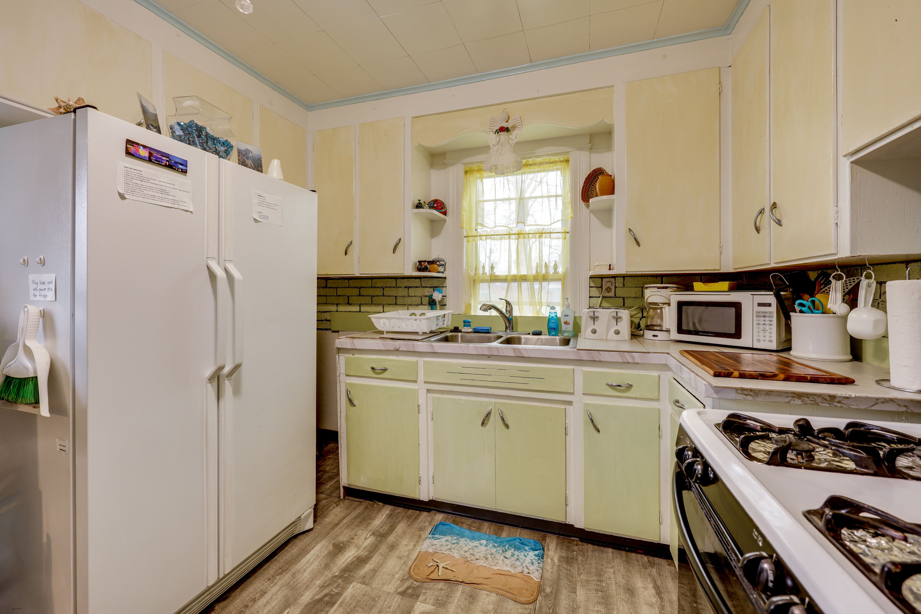 Retro Kitchen | Cooking Basics | Drip Coffee Maker | Dishwasher