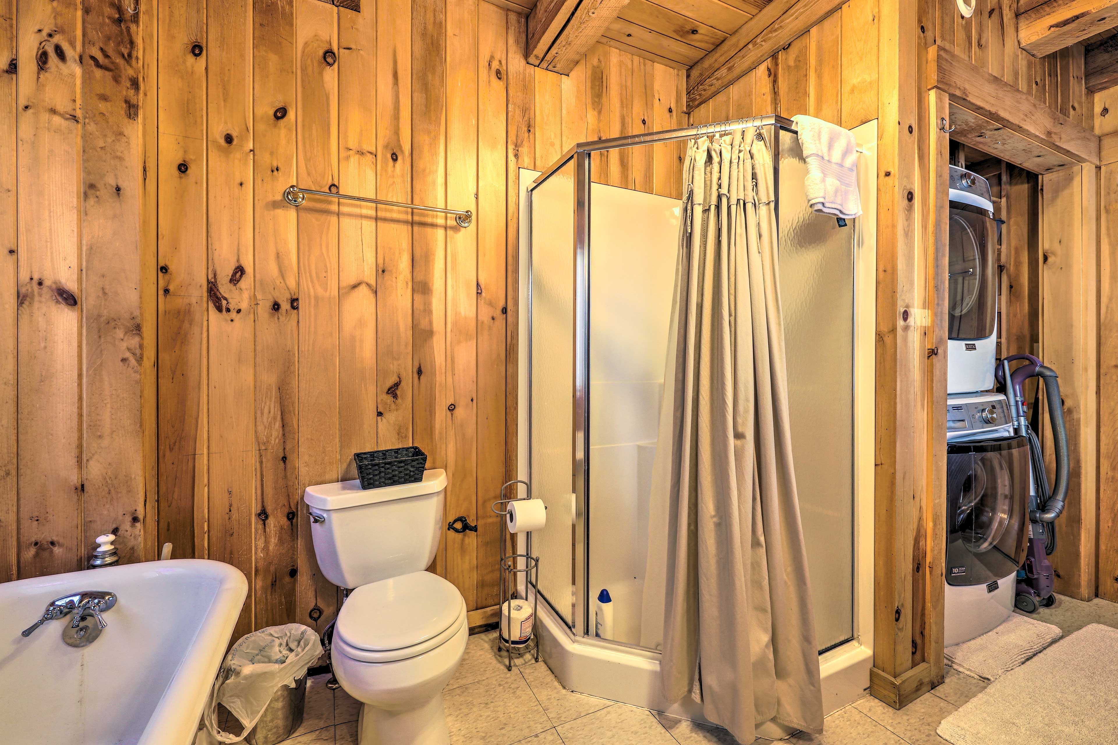 Full Bathroom | Washer & Dryer