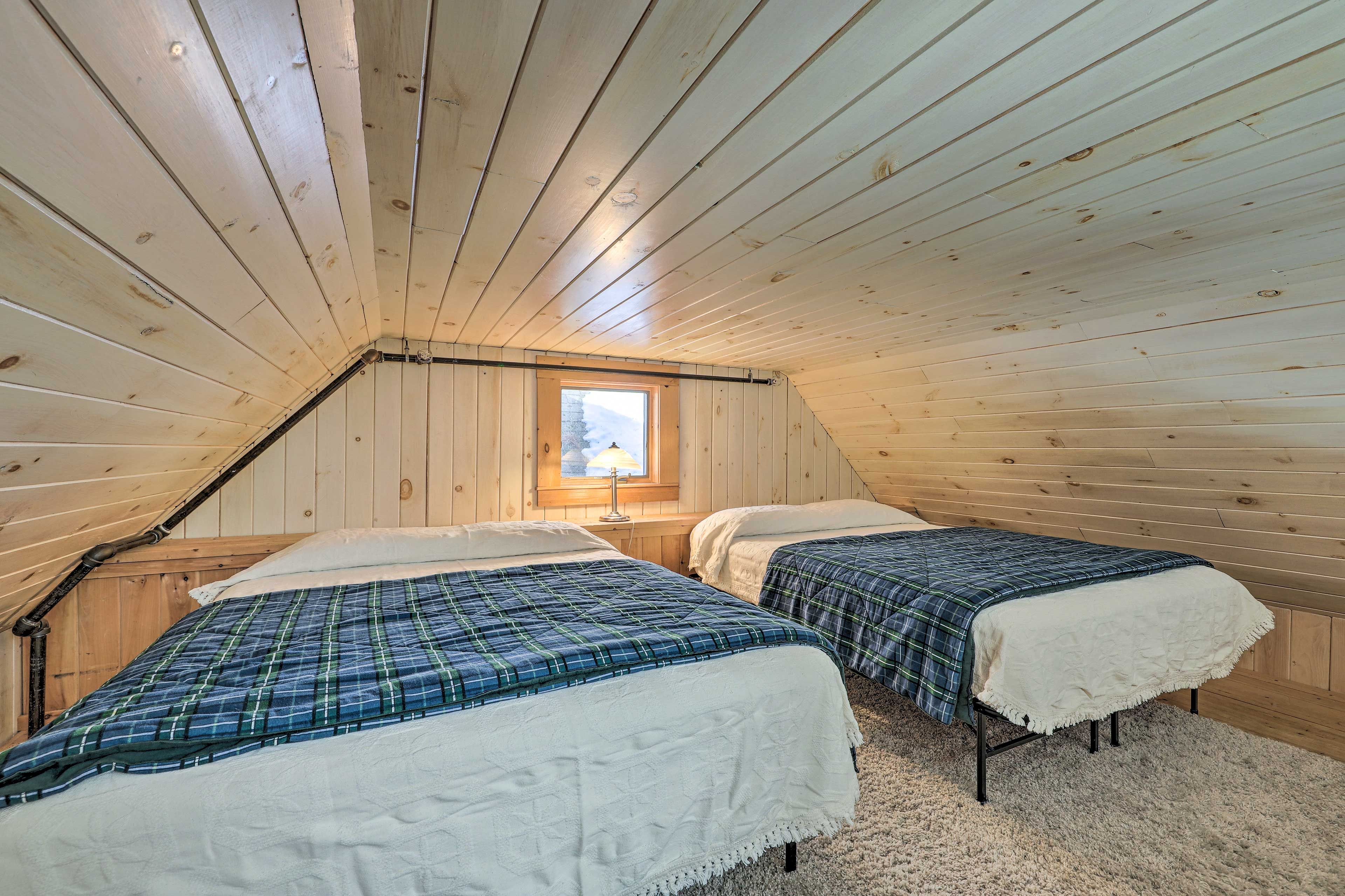Loft | 2 Queen Beds