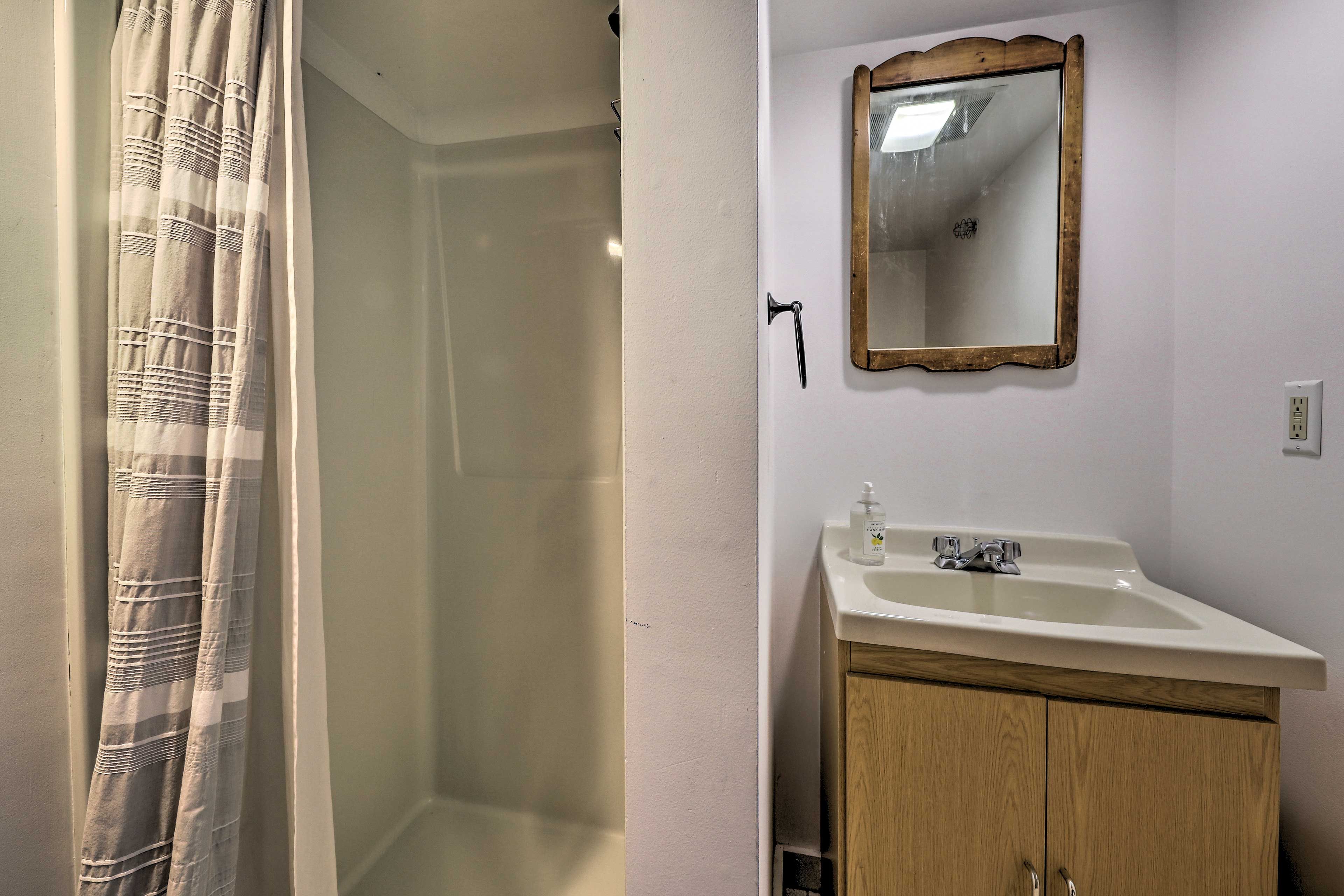 Full Bathroom