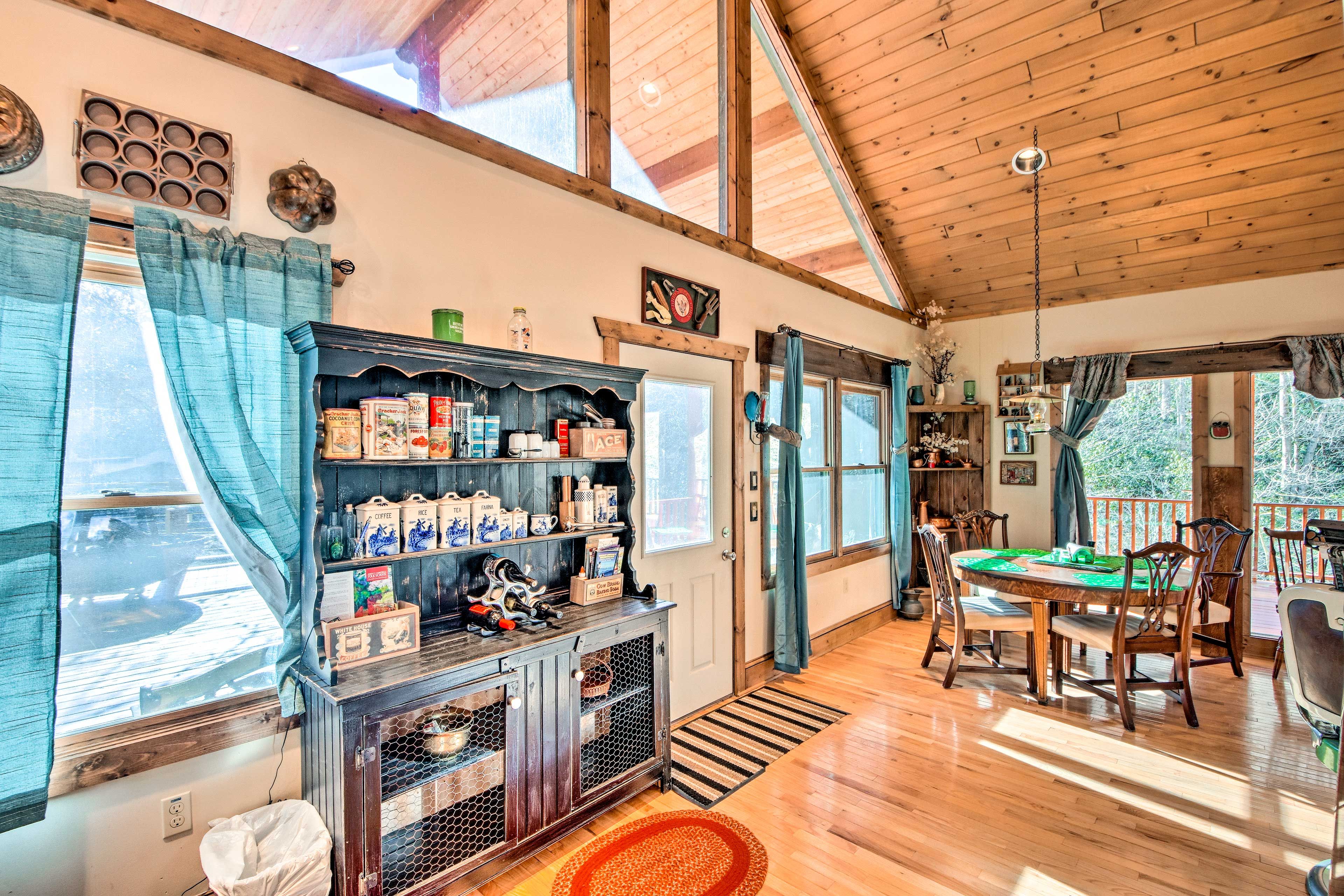 Kitchen | Toaster Oven | Crockpot | Tea Kettle | Blender | Cooking Basics