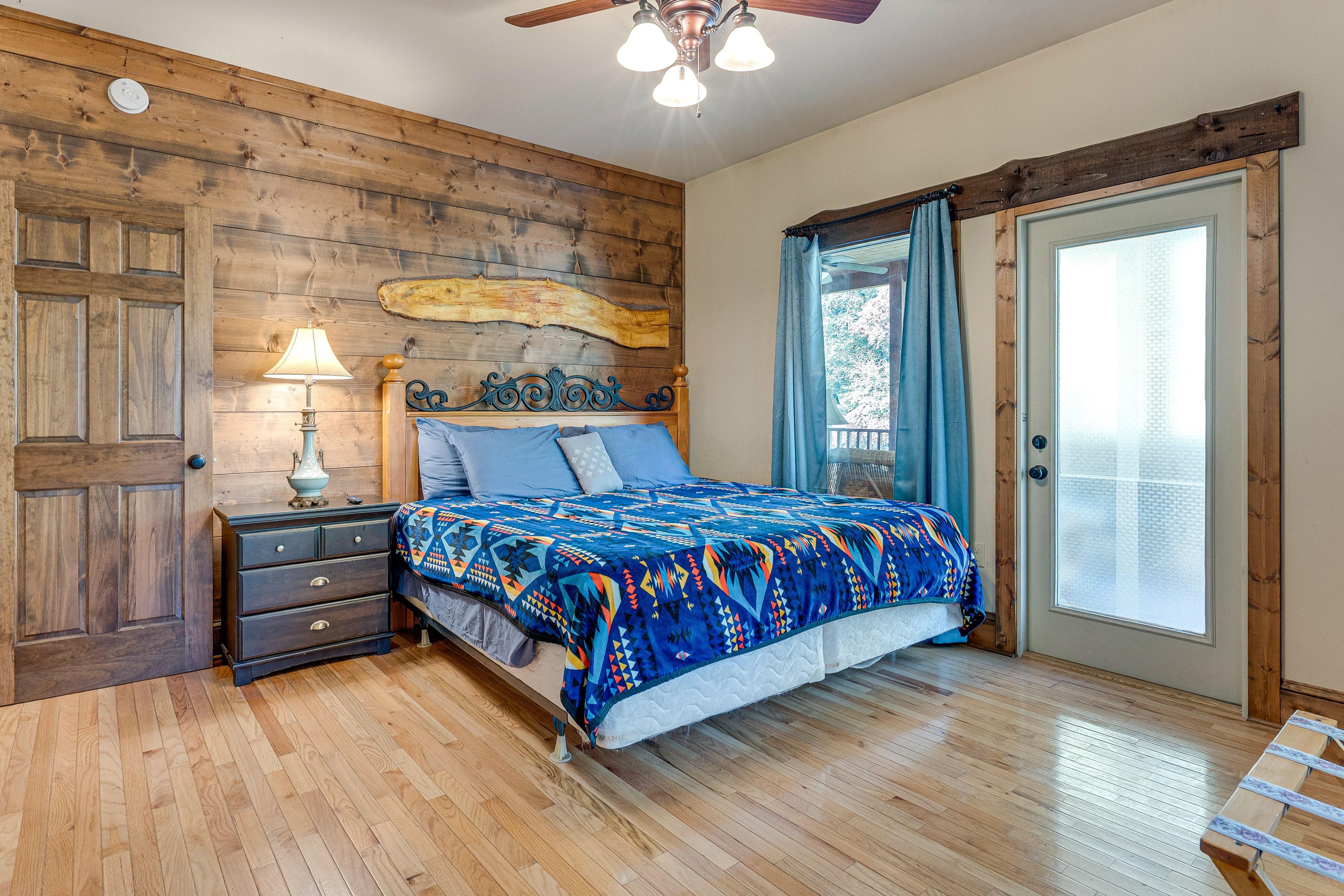 Bedroom 1 | King Bed | Linens Provided