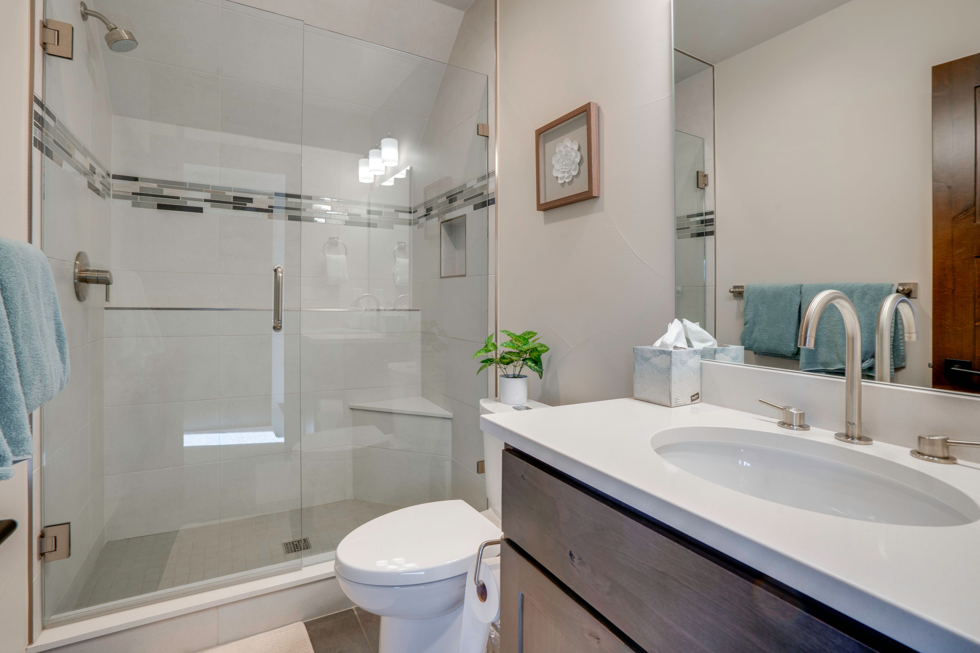 Bathroom | 2nd Floor