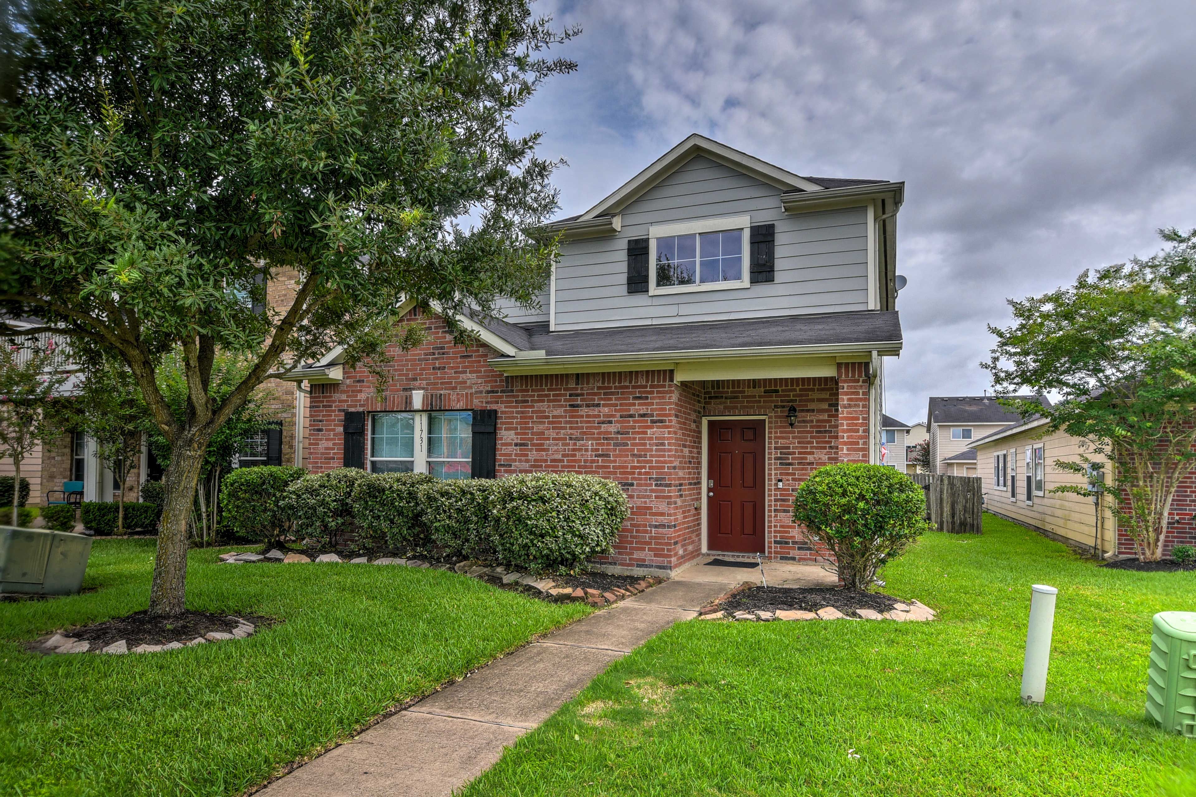 Houston Vacation Rental House | 4BR | 2.5BA | 10 Guests | 1,800 Sq Ft