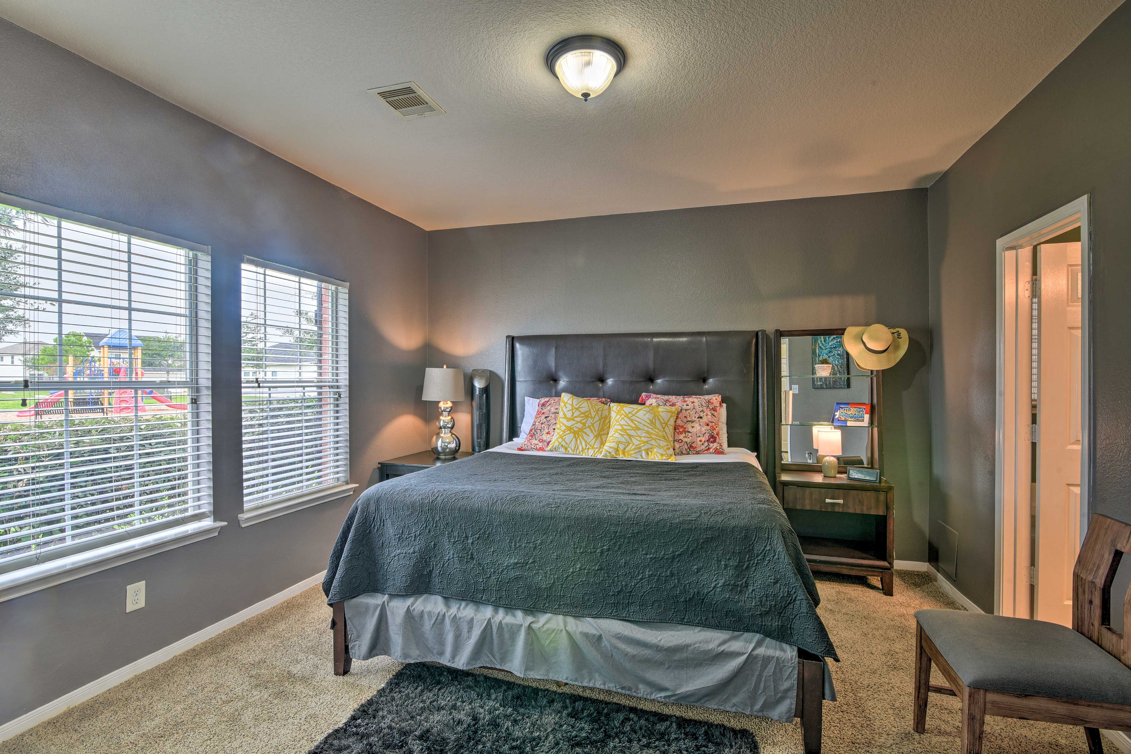 Bedroom 1 | King Bed | Linens Provided | En-Suite Bathroom