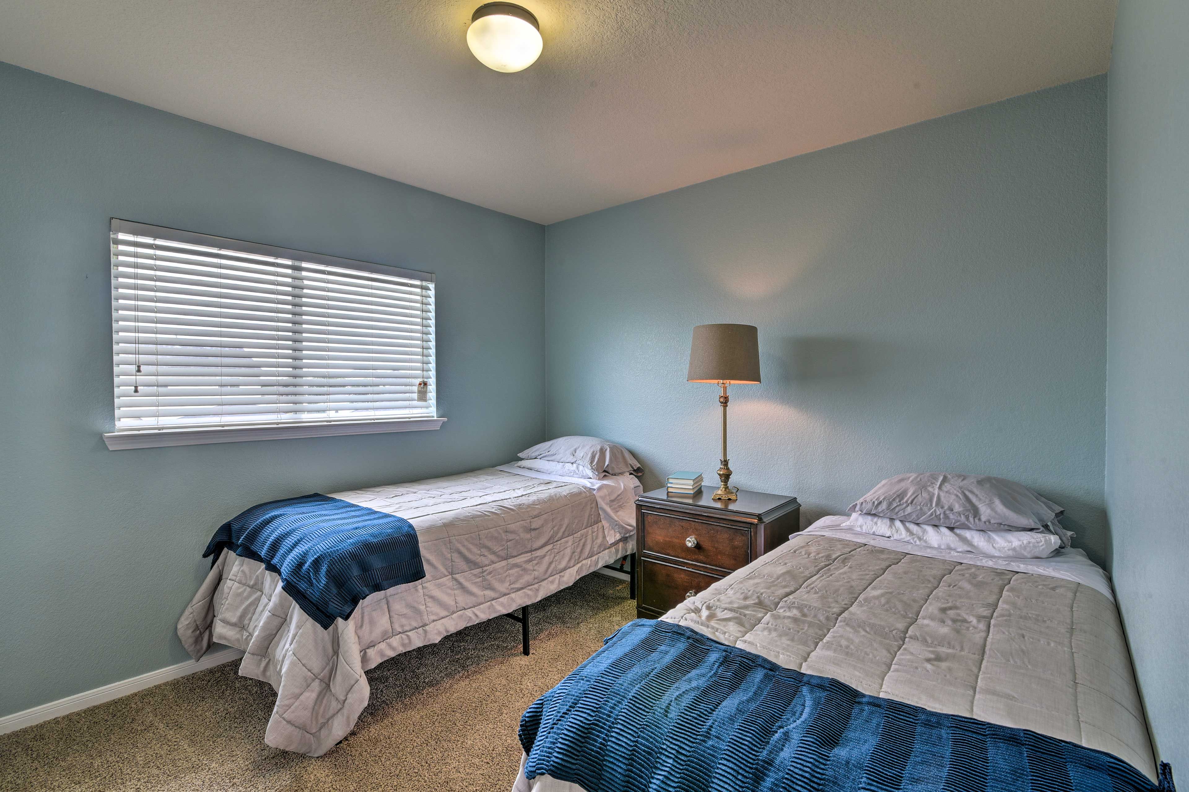 Bedroom 2 | 2 Twin Beds