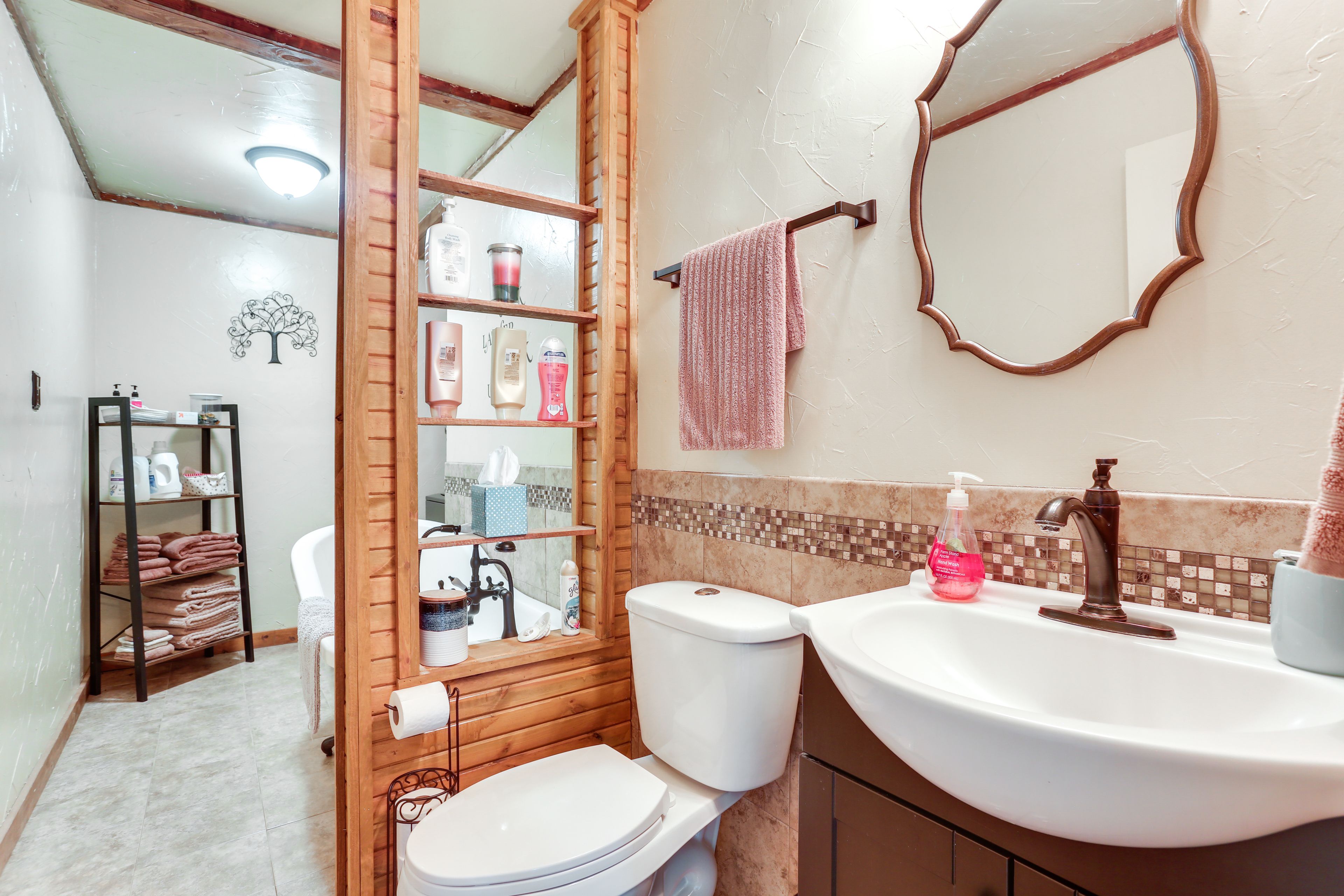 Full Bathroom | Washer & Dryer