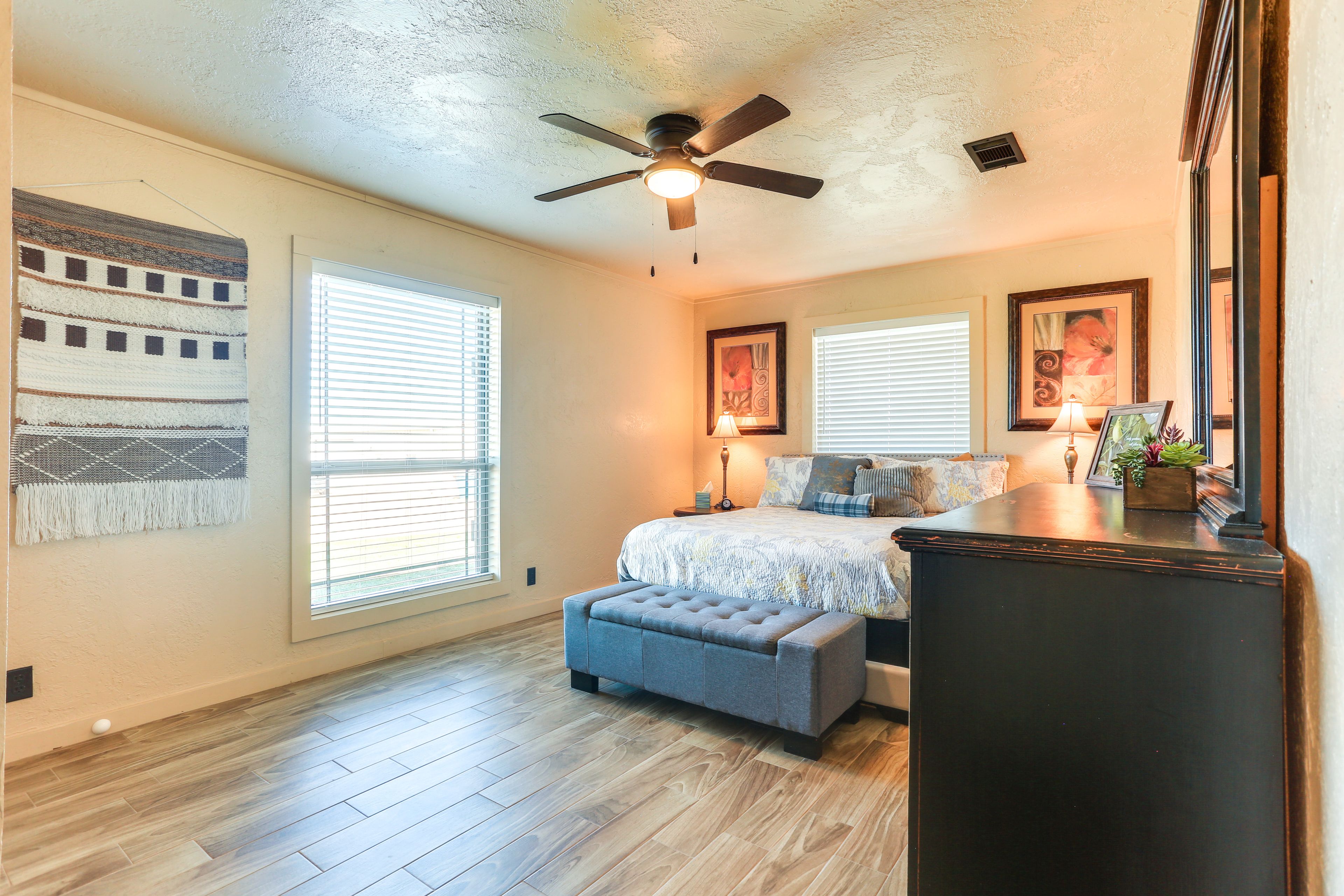 Bedroom 2 | Queen Bed