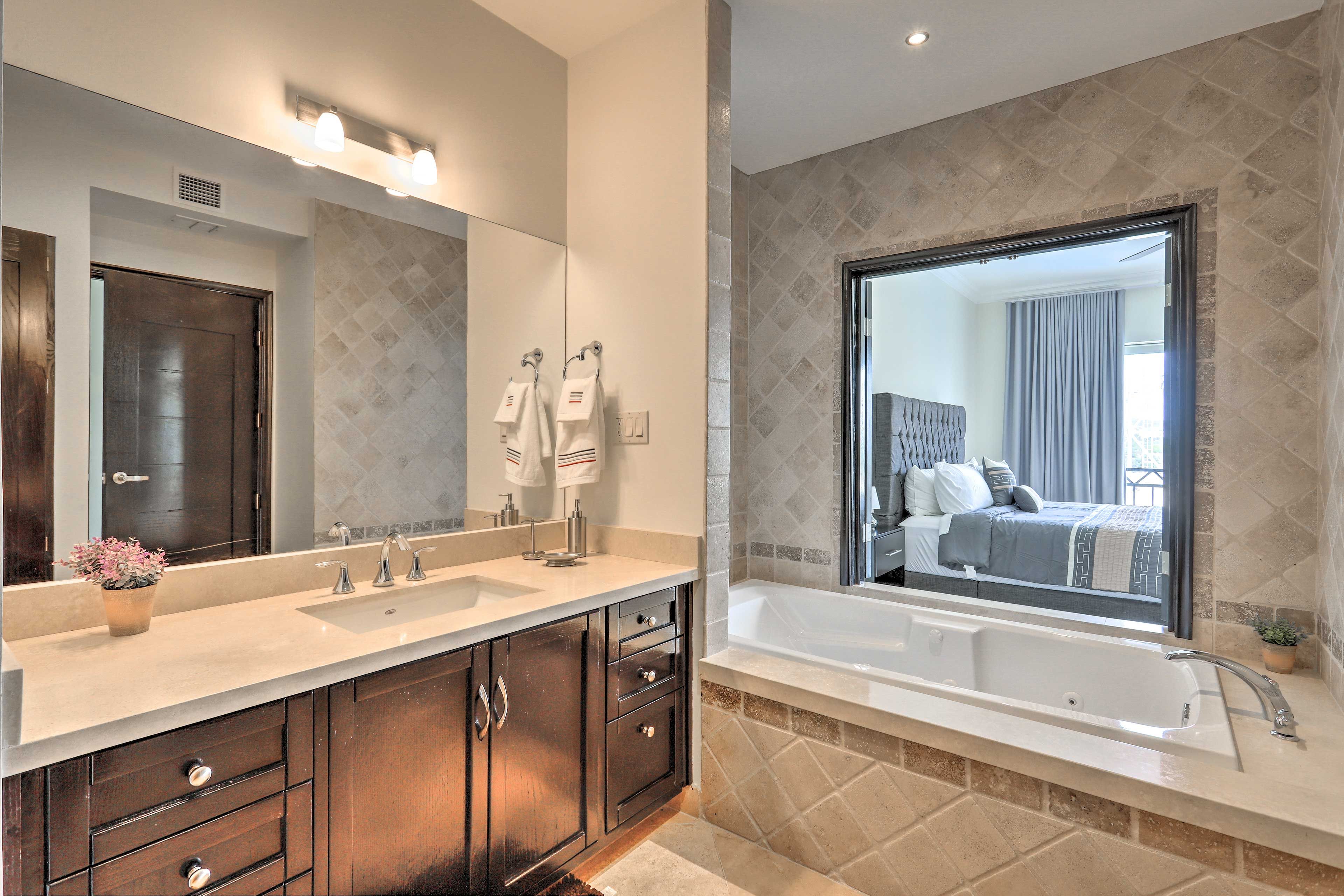 En-Suite Bathroom | Towels Provided