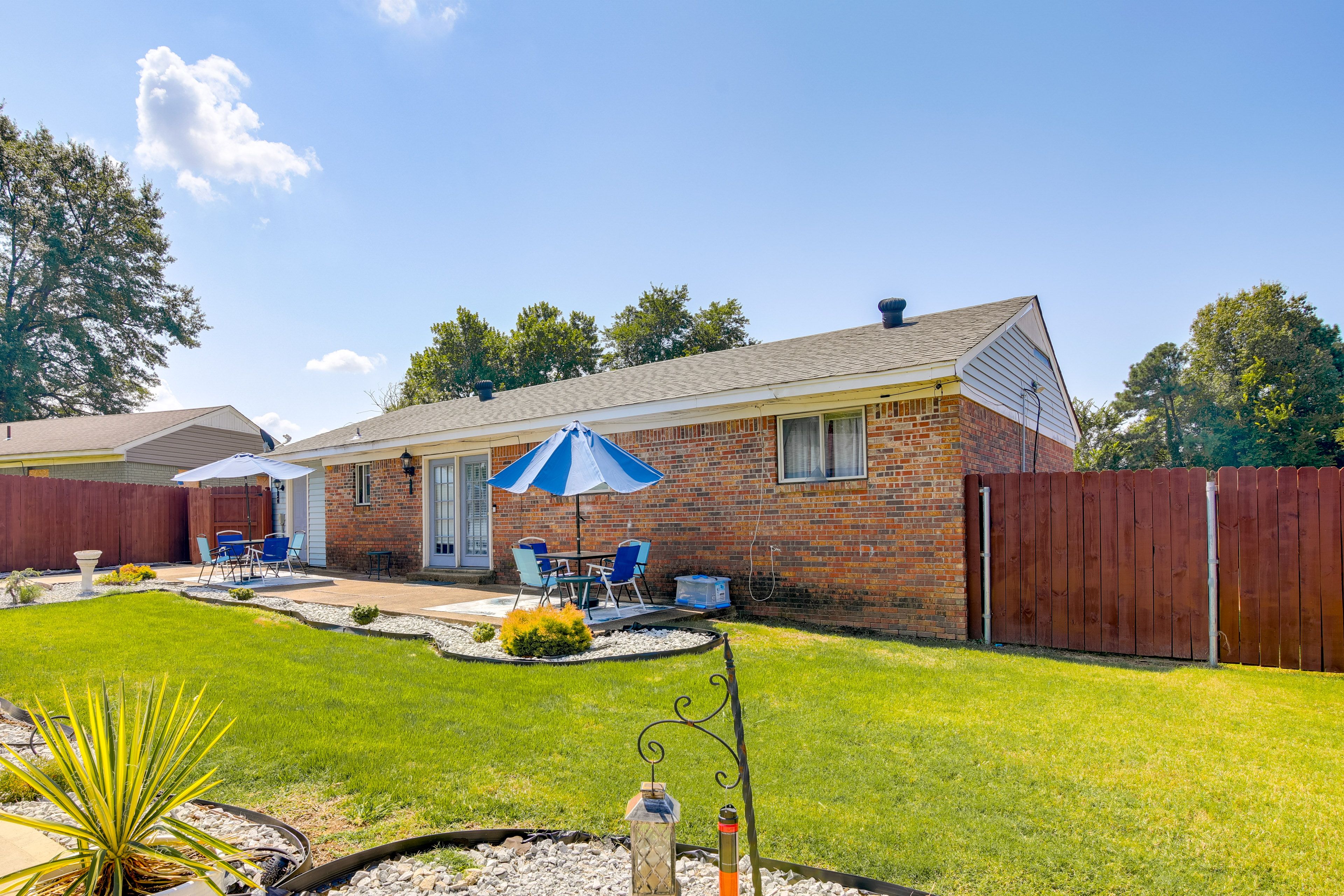 Private Yard | Patio | Outdoor Dining