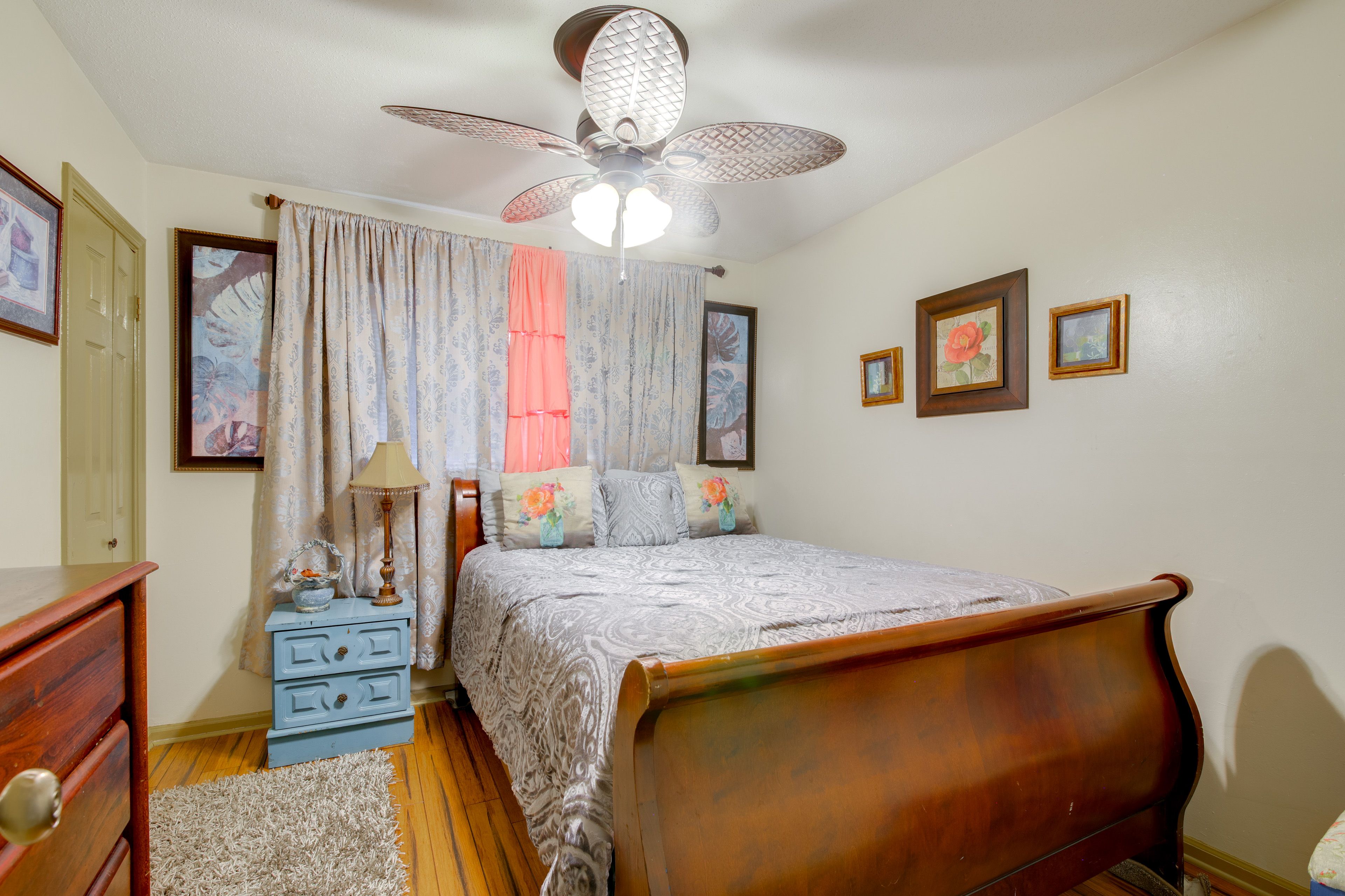 Bedroom 3 | Queen Bed