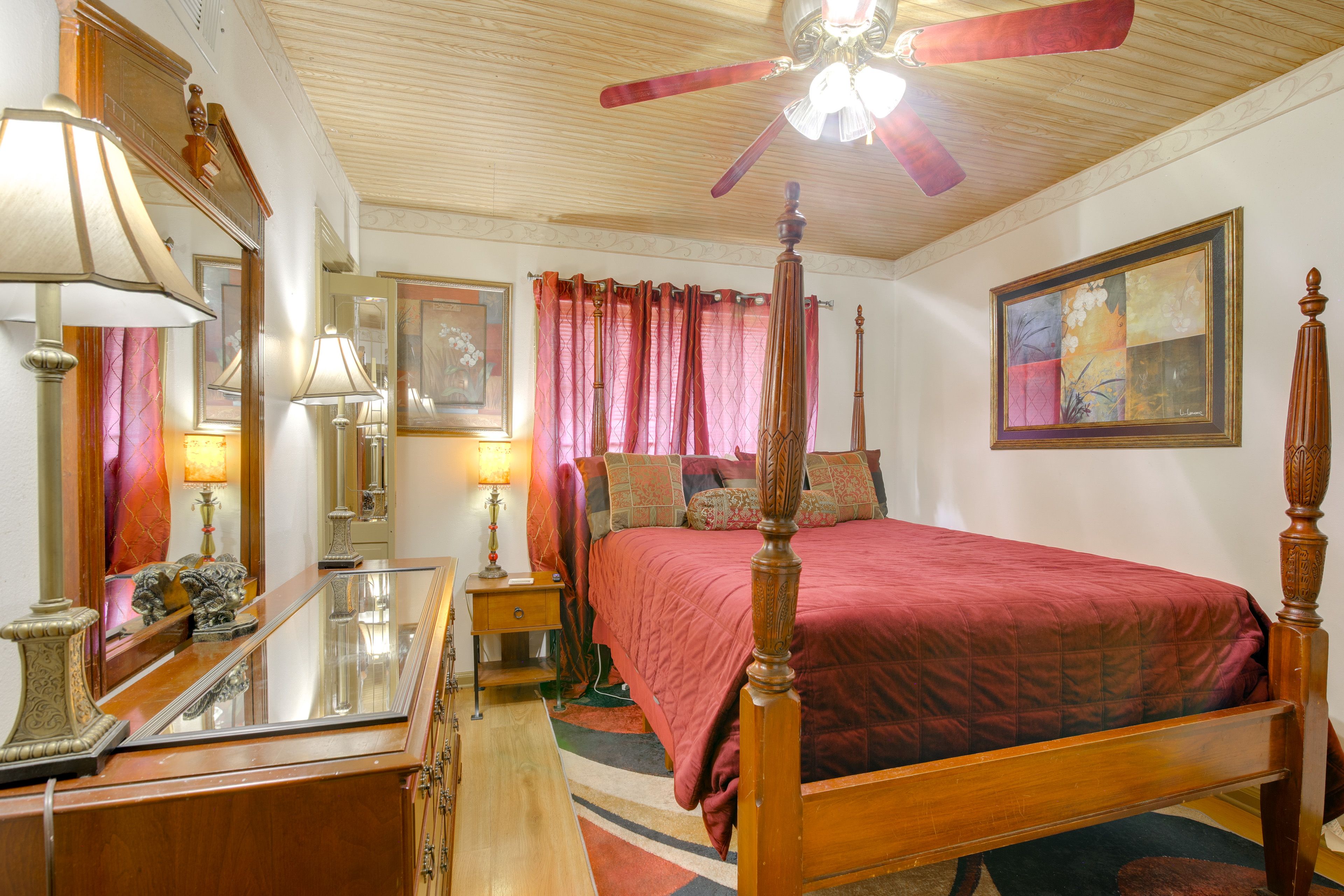 Bedroom 2 | Queen Bed