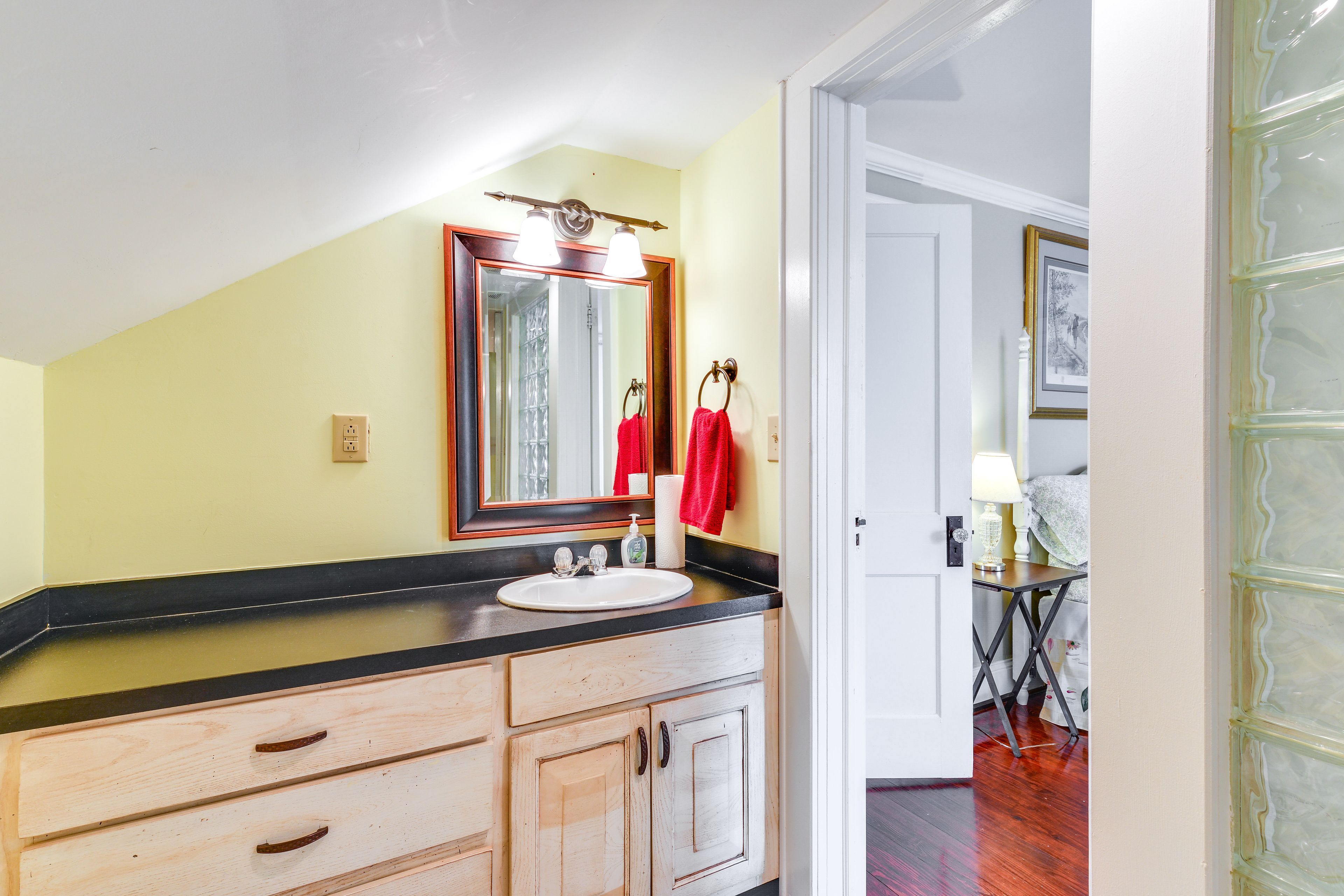 En-Suite Bathroom | Towels Provided