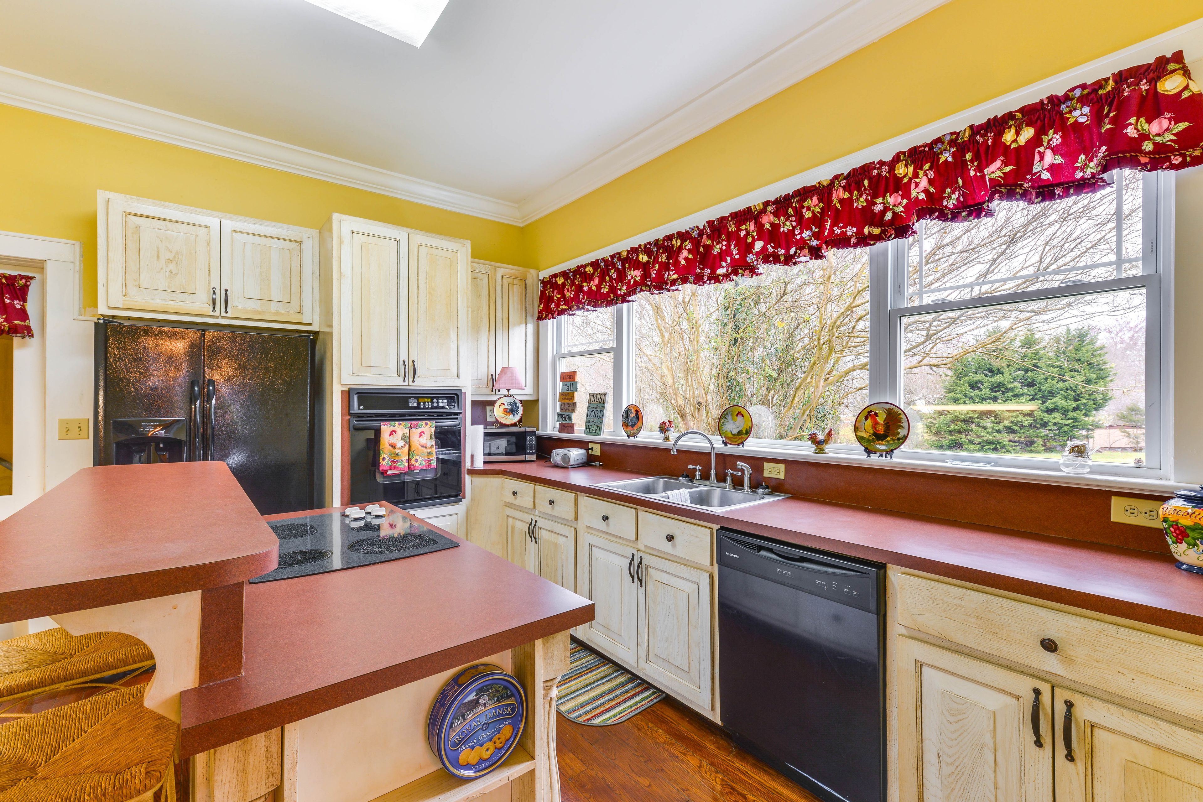 Kitchen | Drip Coffee Maker | Dishwasher | Cooking Basics