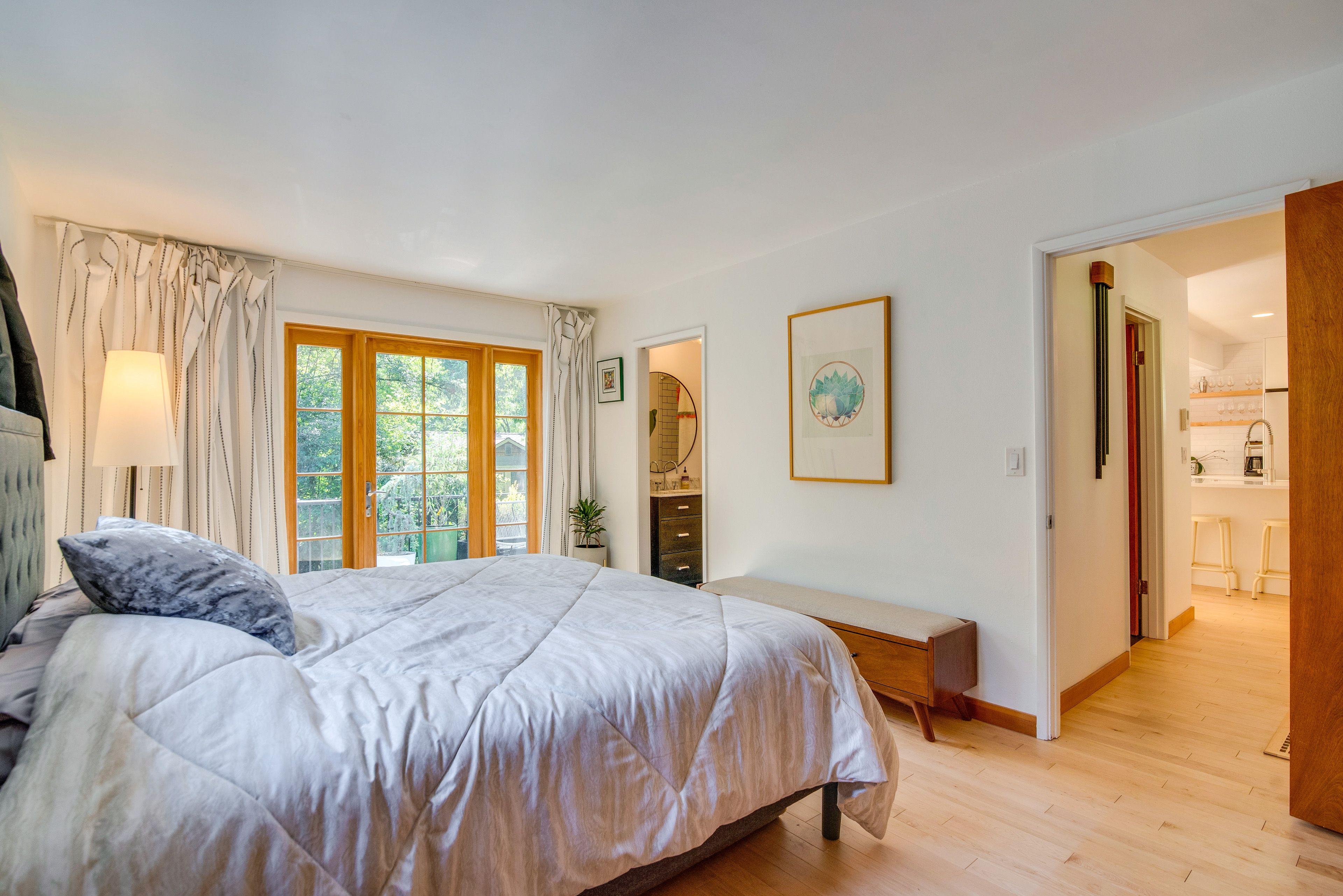 Bedroom 2 | Queen Bed | 1st Floor
