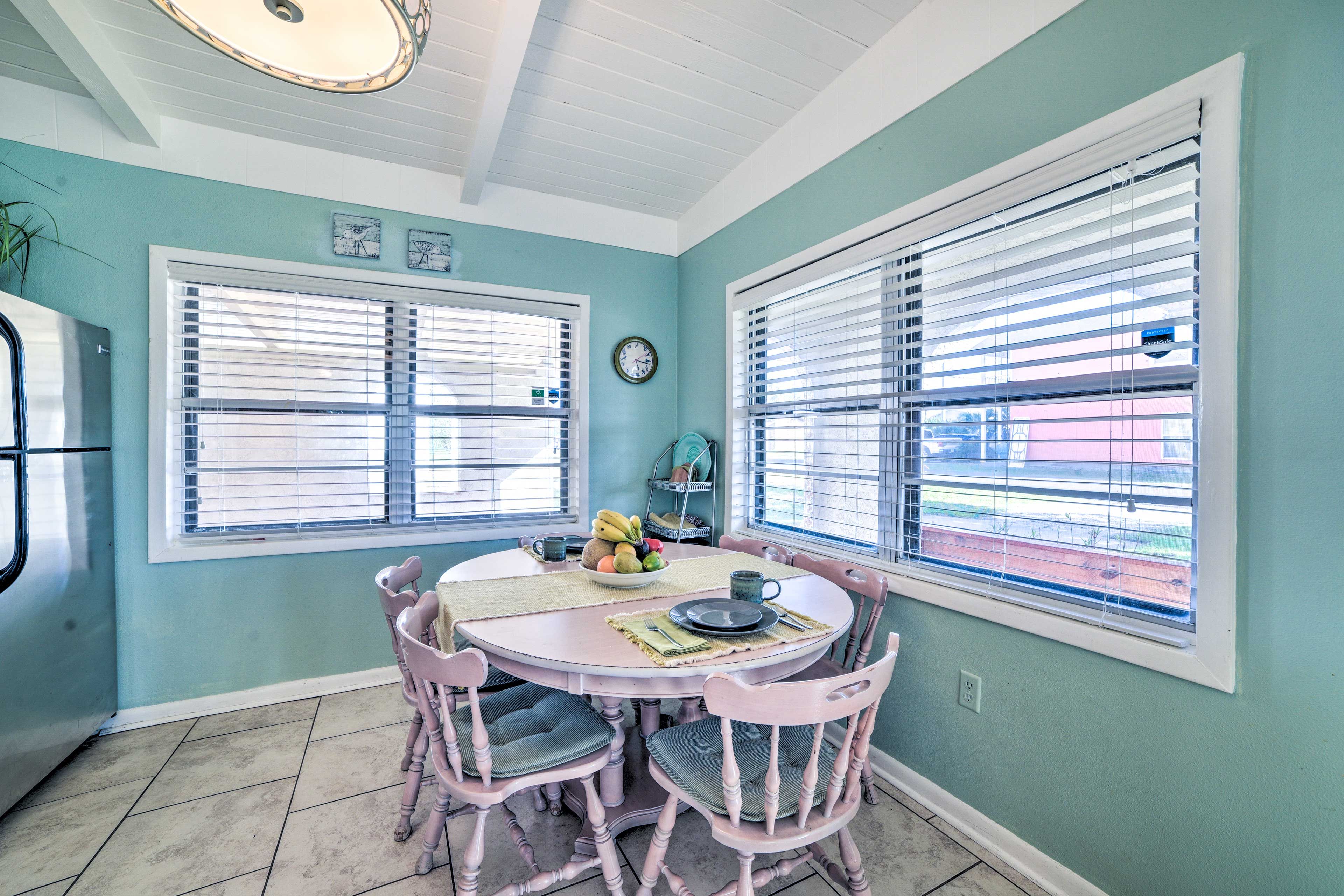 Dining Area | Dishware & Flatware