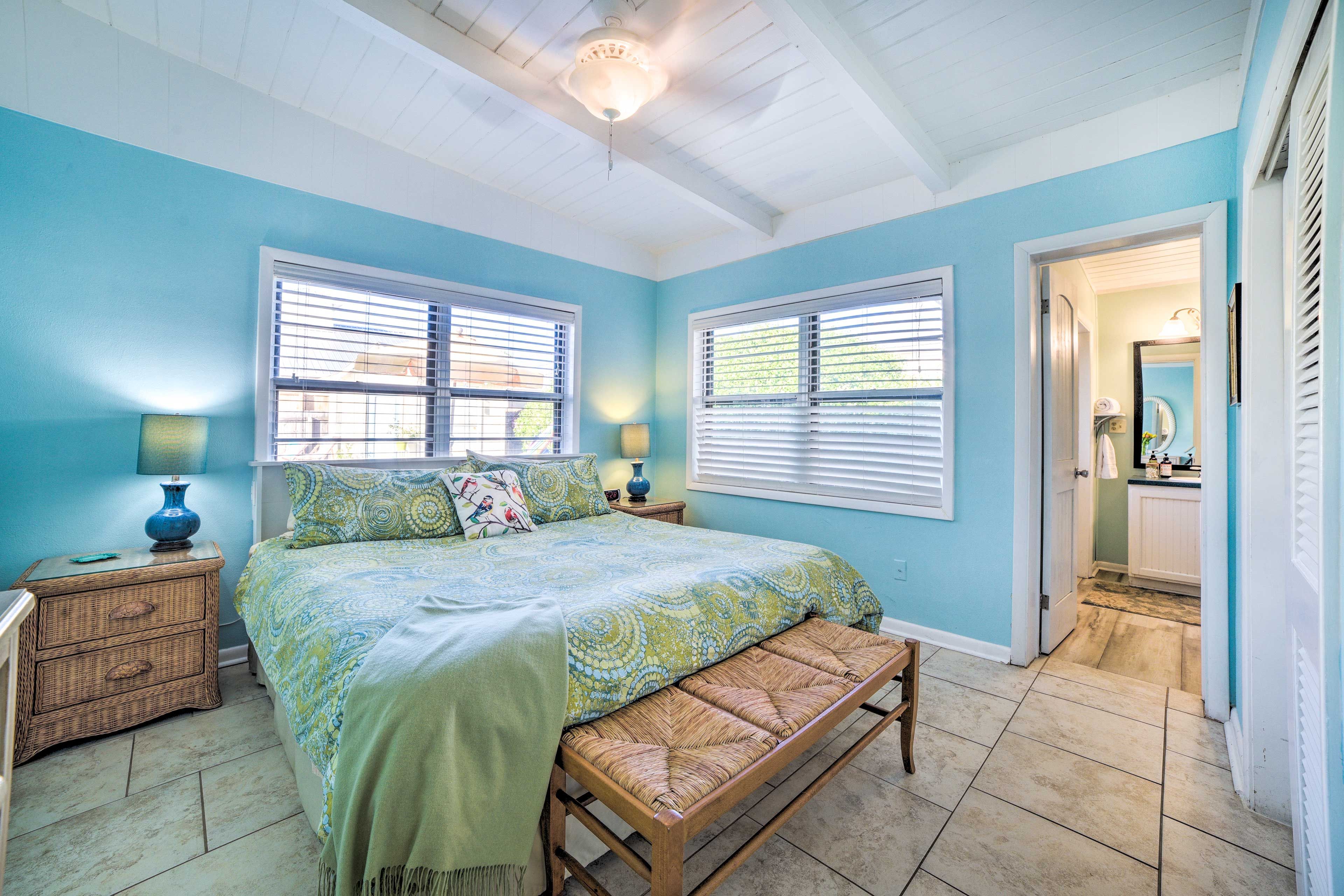 Bedroom 1 | King Bed