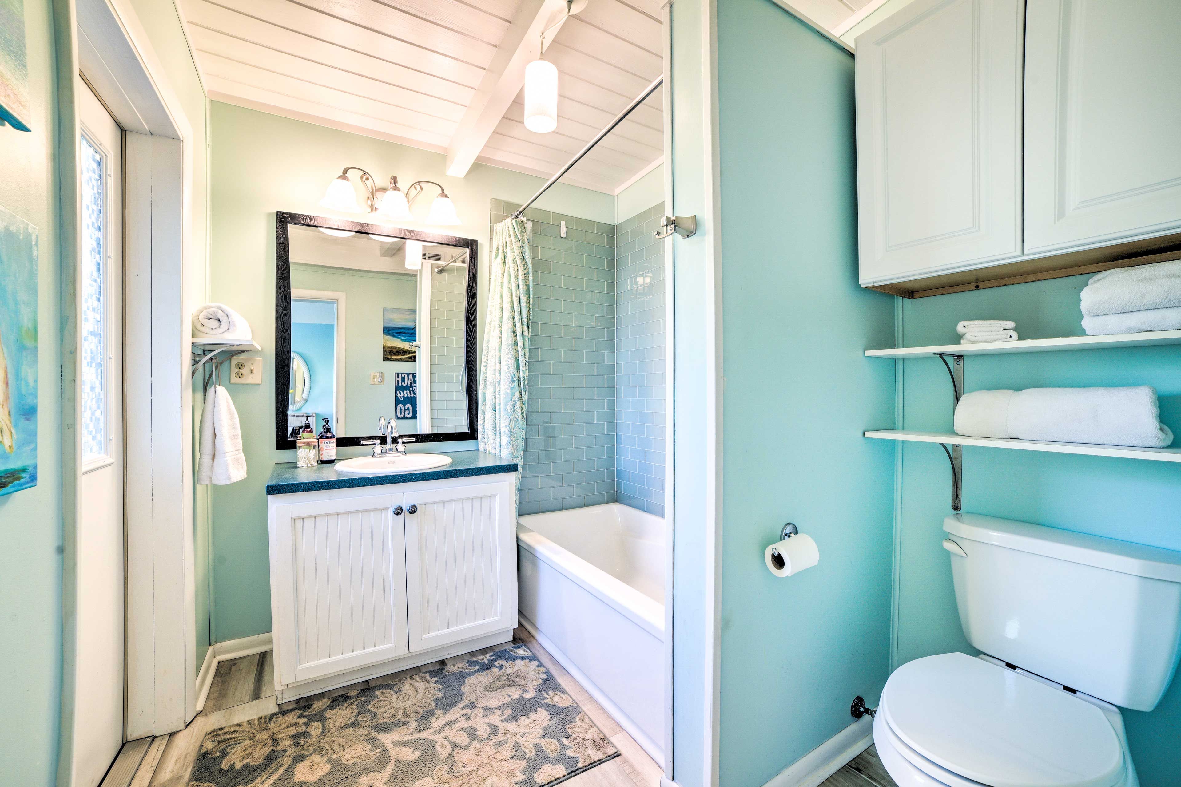 Full Bathroom | Linens & Towels