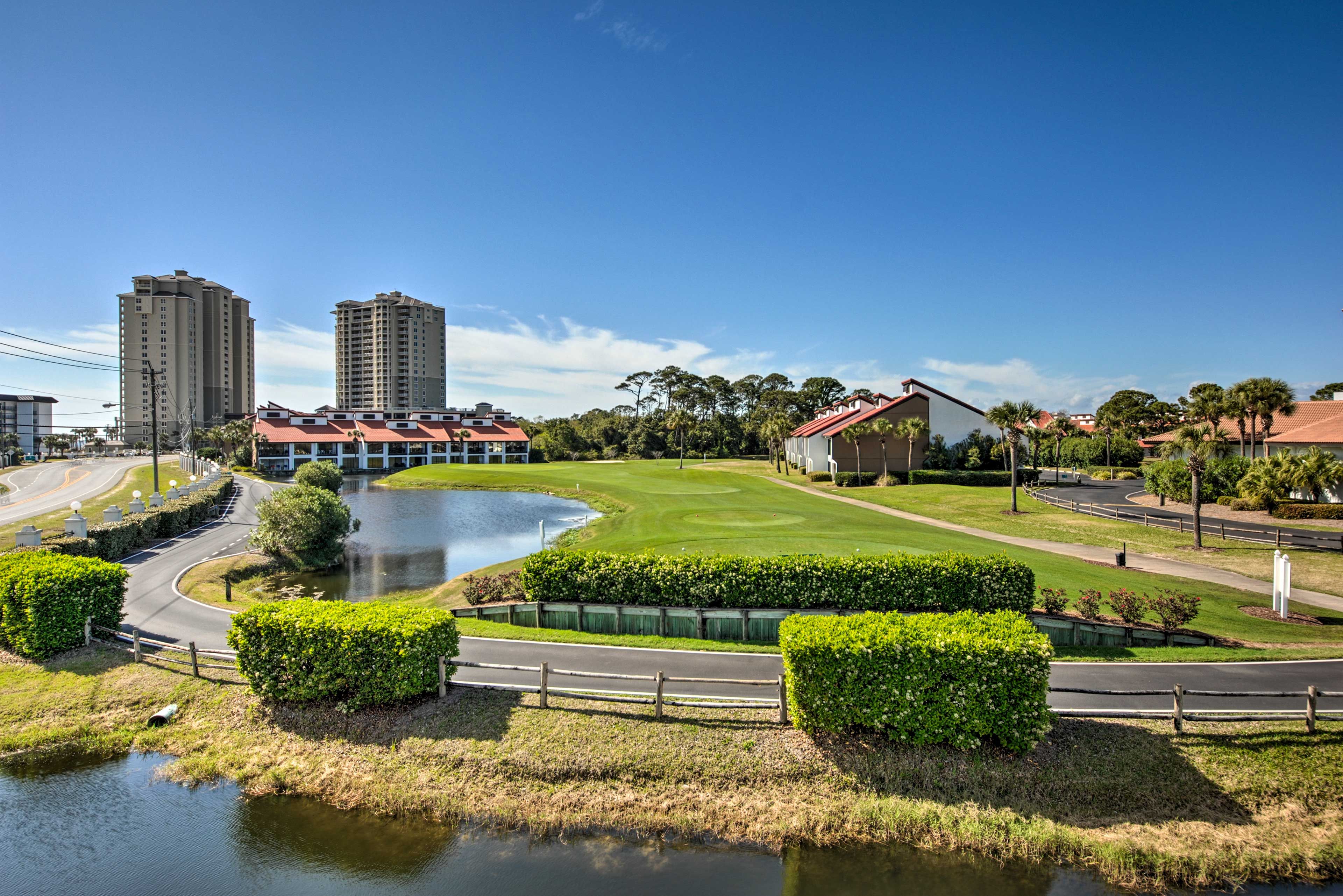 Book a tee time & head down to the green.