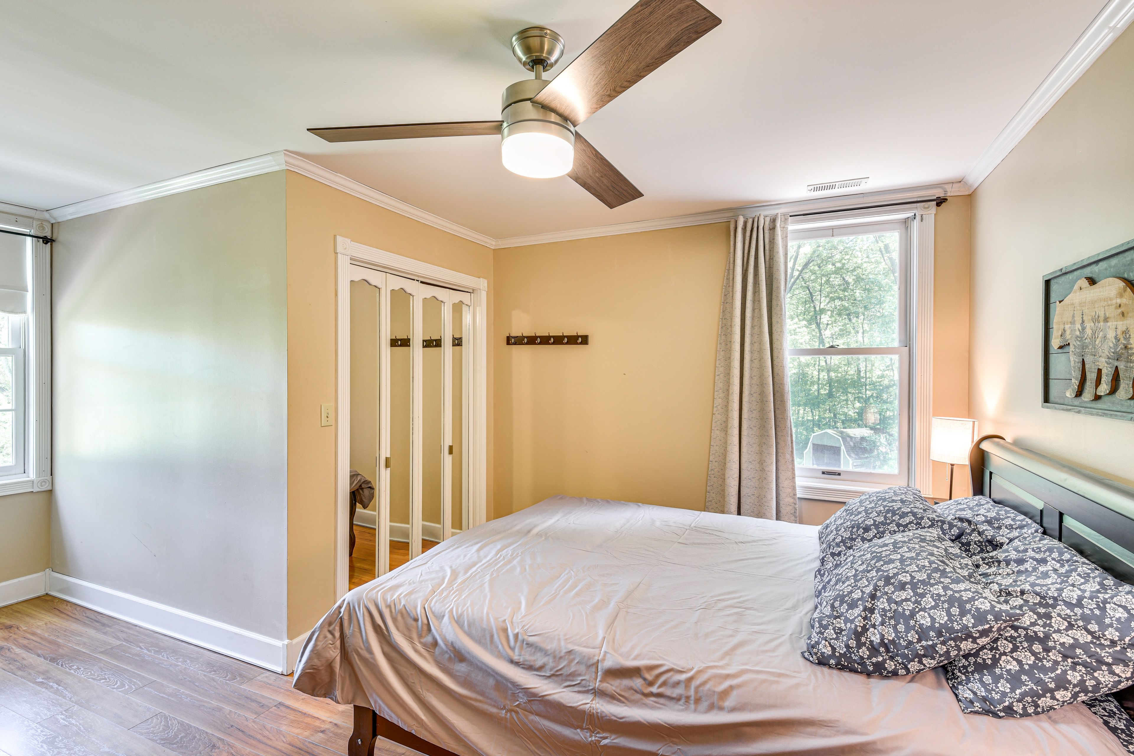 Bedroom 2 | Queen Bed