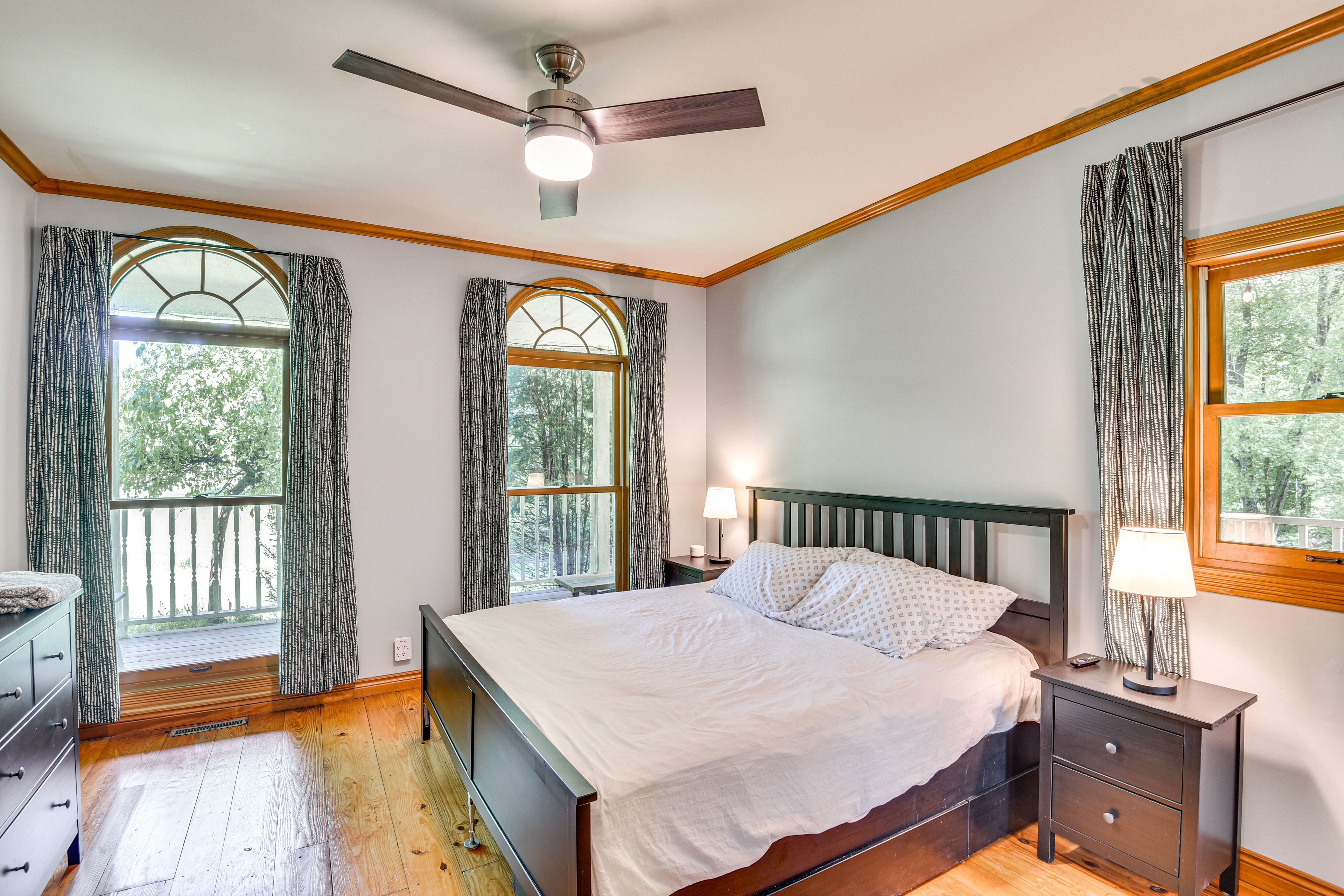 Bedroom 1 | King Bed
