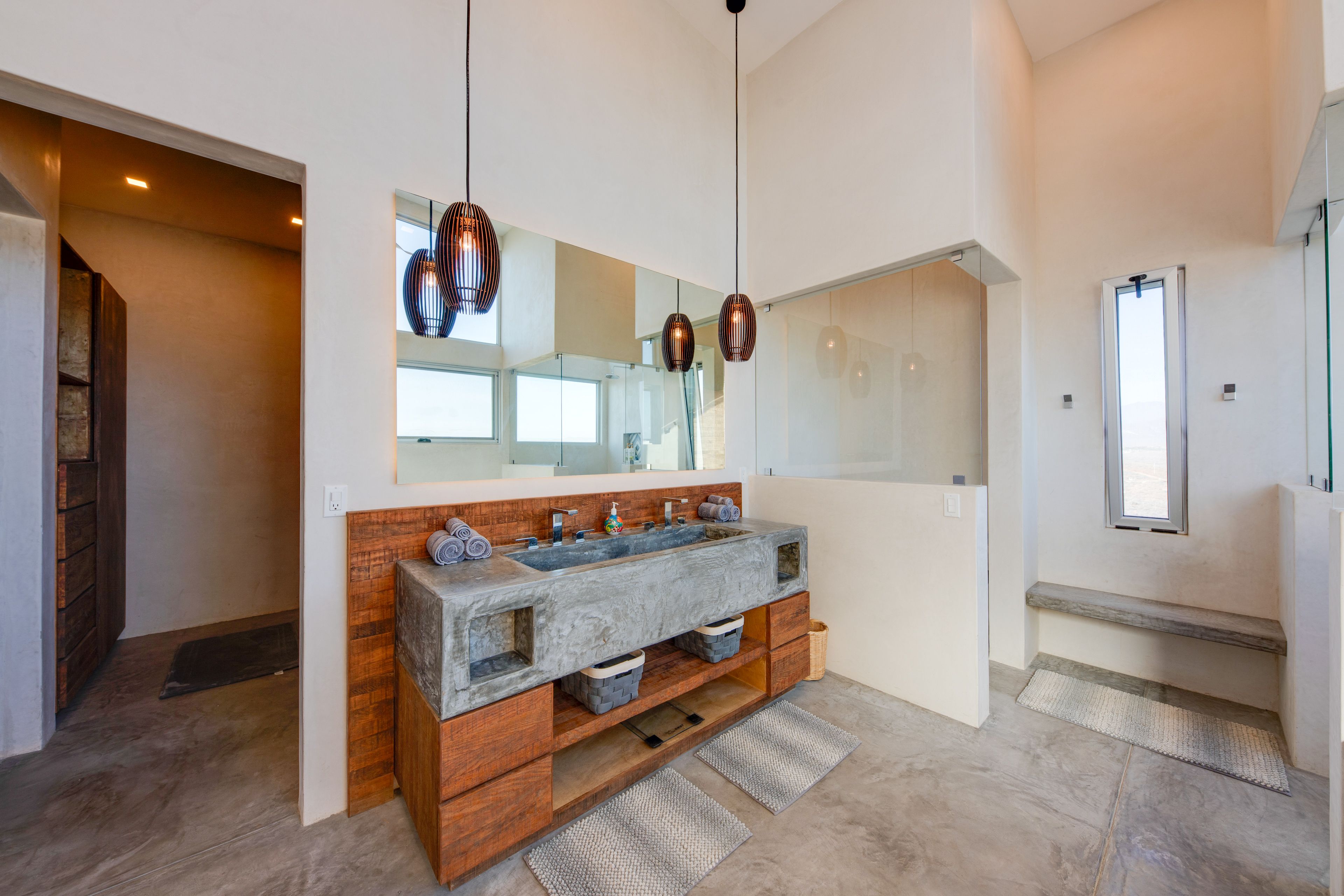 En-Suite Bathroom | Towels Provided | Jetted Tub