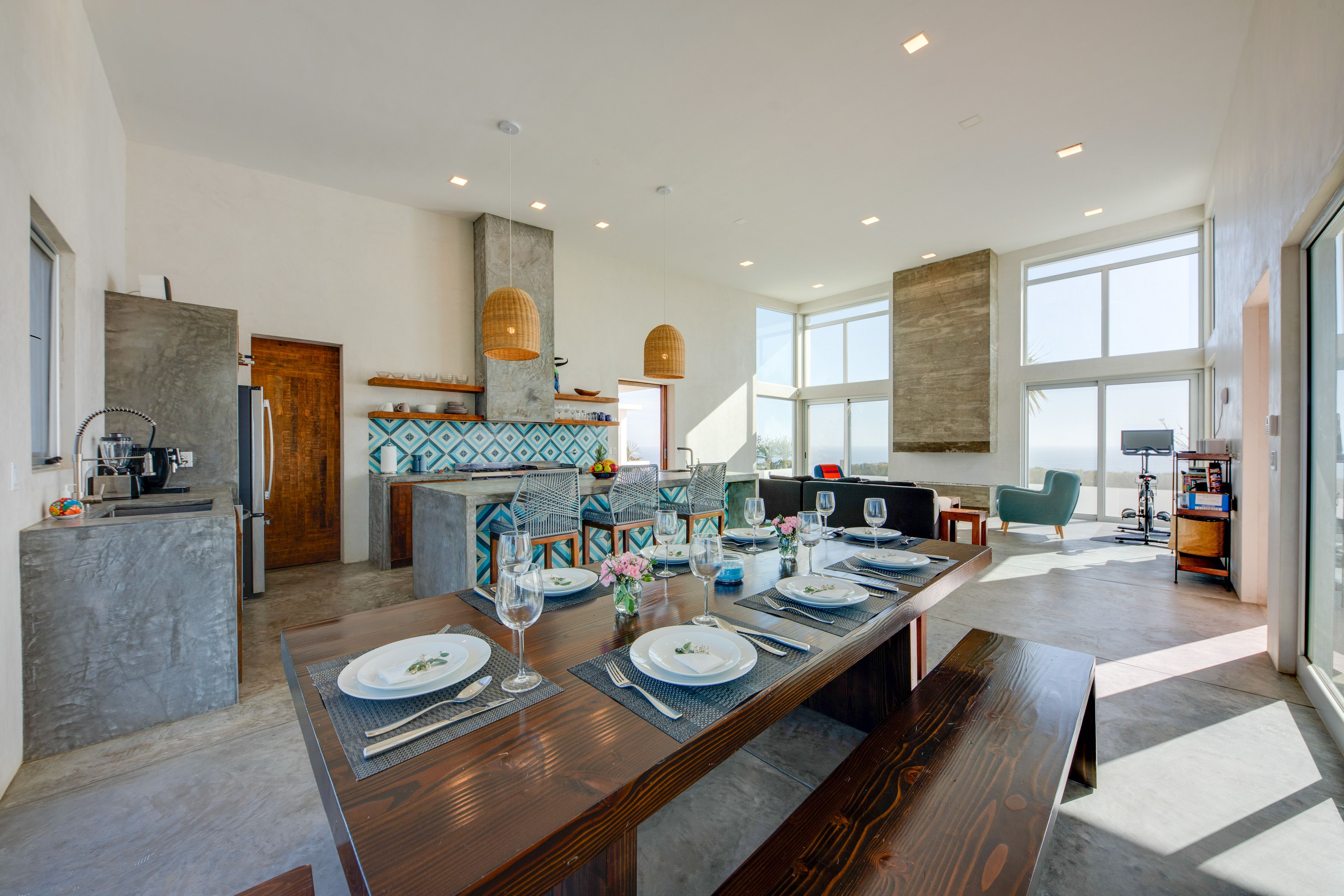 Dining Area | Dishware & Flatware Provided | Chef's Kitchen
