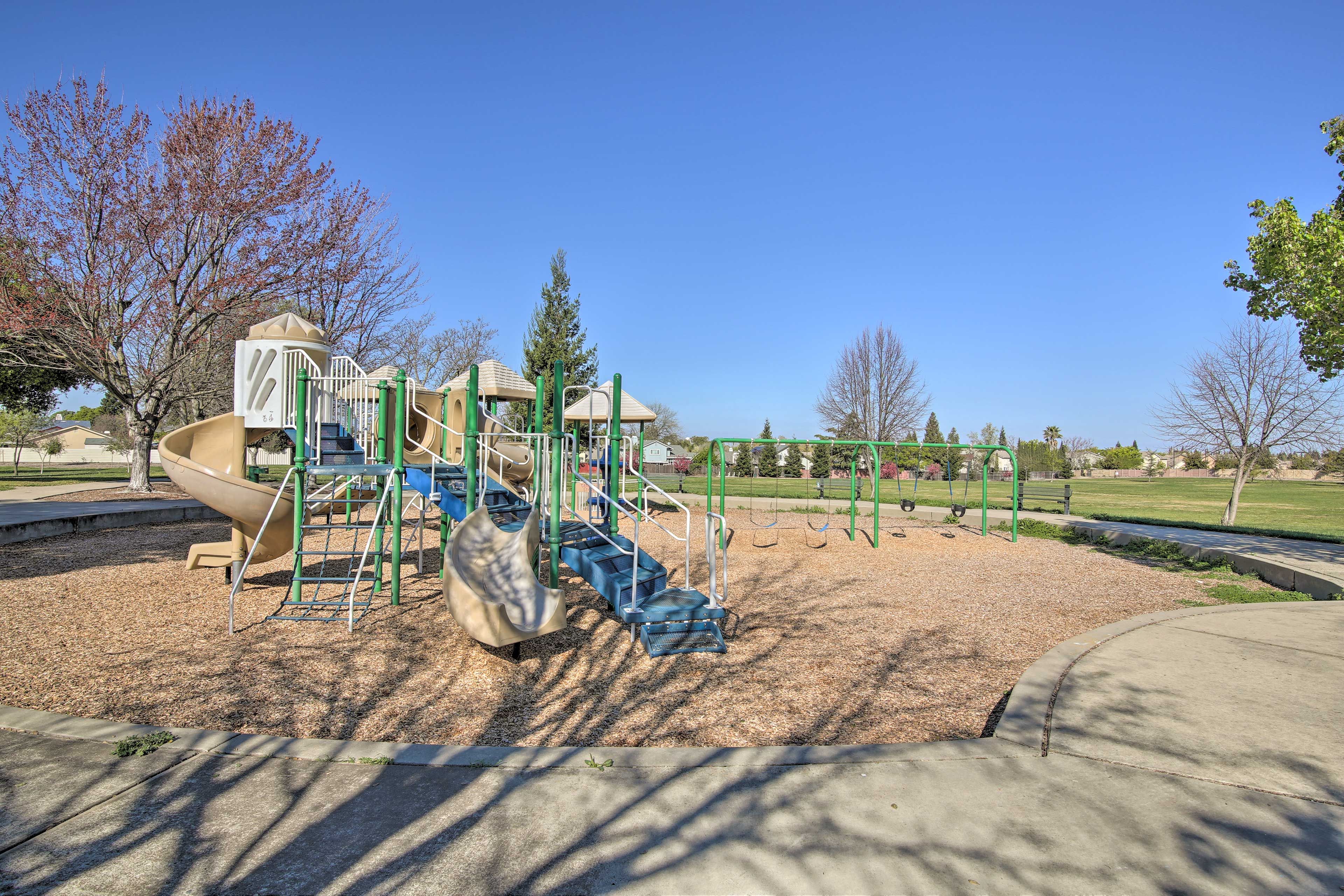Several other parks are also within walking distance.