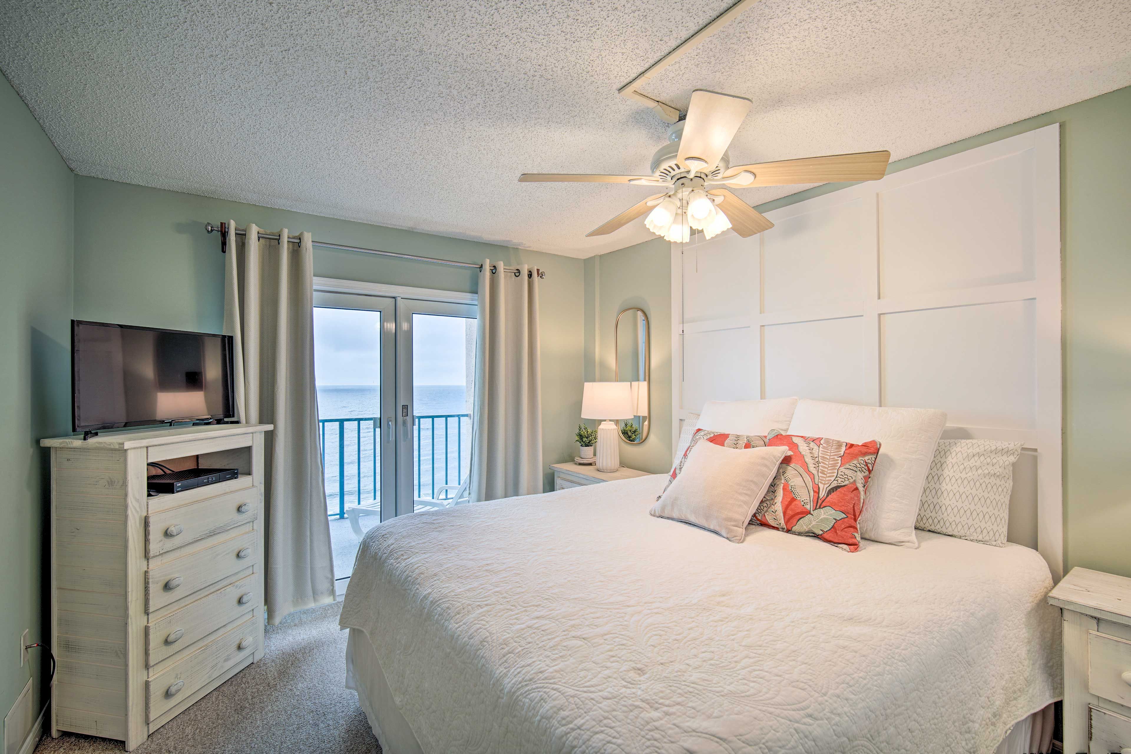 Bedroom 1 | King Bed | Cable TV